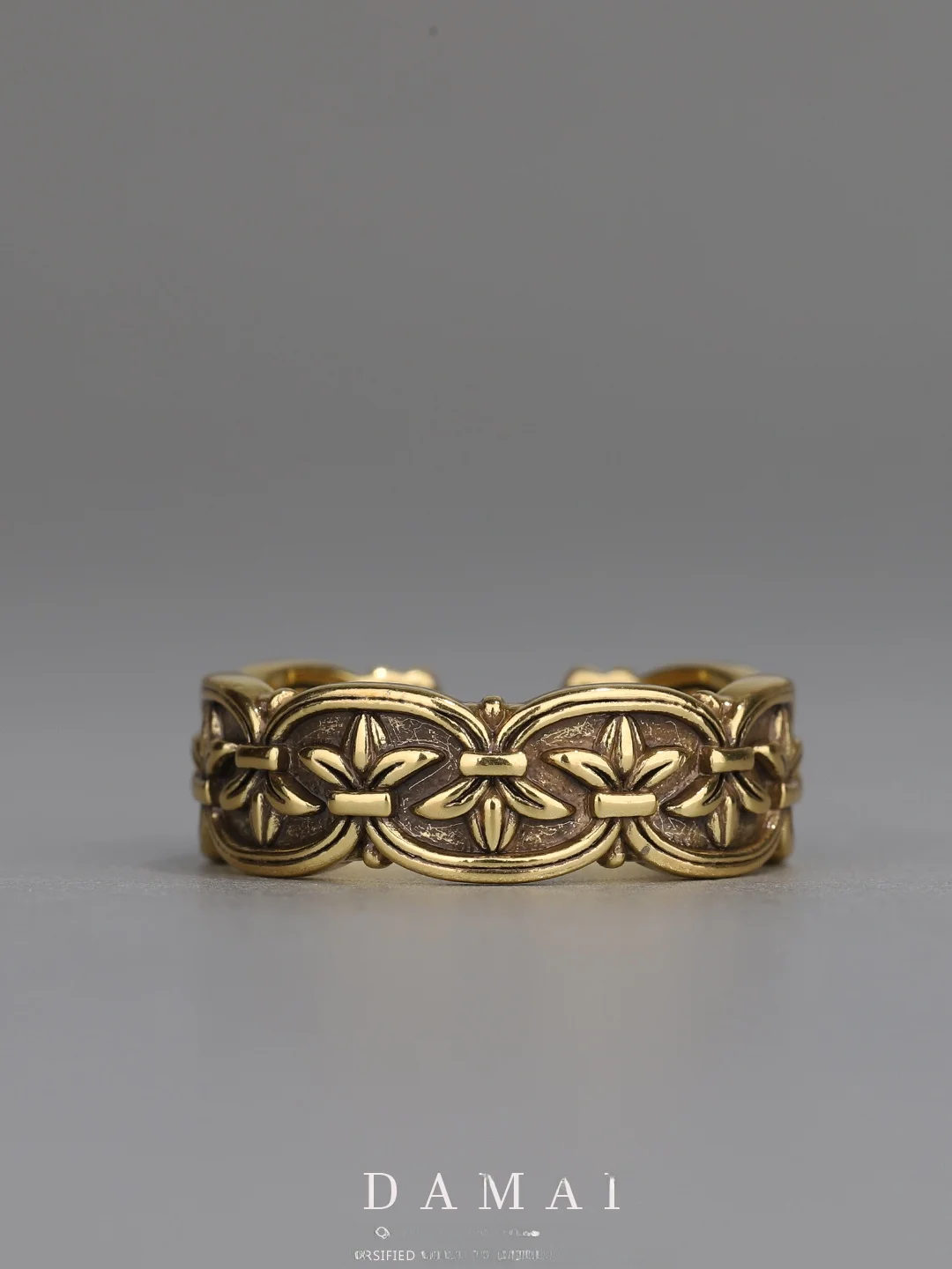 Retro Black Gold Iris Flower Ring Unisex Heavy Work Personality Unique Vintage Versatile Open Finger Ring Fashion Jewelry Acc...
Retro Black Gold Iris Flower Ring Unisex Heavy Work Personality Unique Vintage Versatile Open Finger Ring Fashion Jewelry Acc...