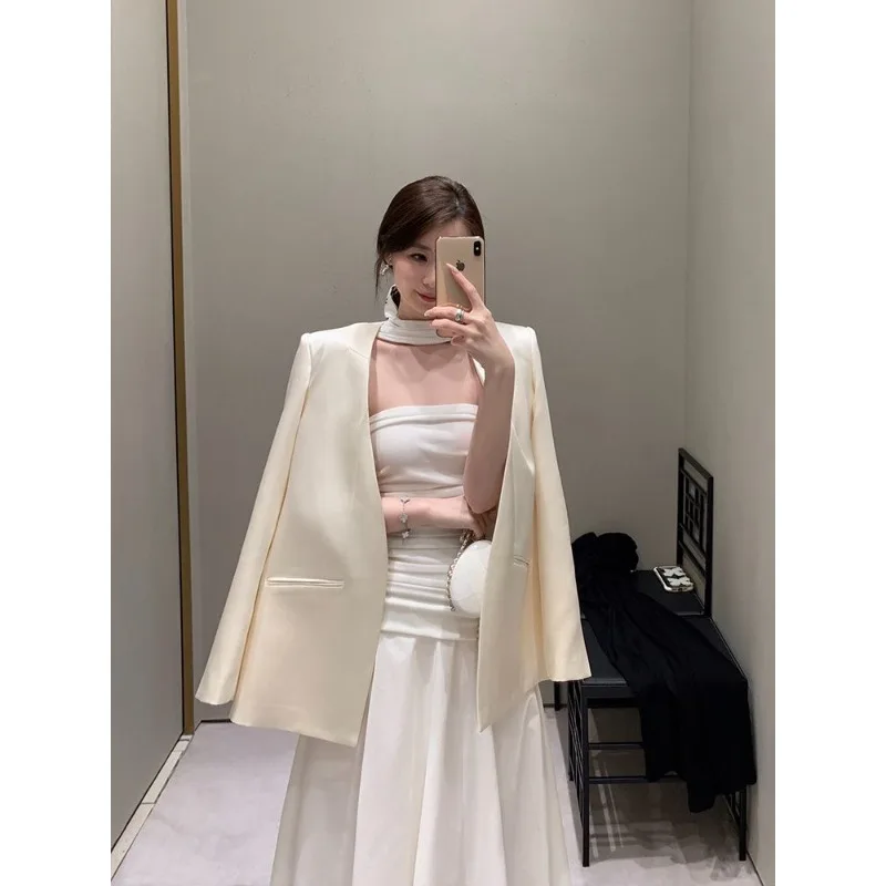 French Celebrity Acetic Acid Satin Blazer Women's Small Spring And Autumn New Loose And Thin Casual Collarless Suit Jacket Black
French Celebrity Acetic Acid Satin Blazer Women's Small Spring And Autumn New Loose And Thin Casual Collarless Suit Jacket Black