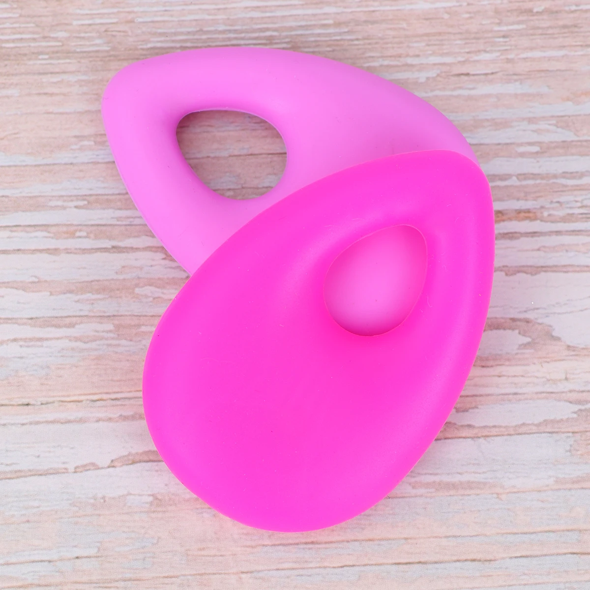 2Pcs Baby Chew Silicone Teether Soft Textured Necklace Rosy Purple Calming Molar Training Pendant for Infants Newborn Teething
2Pcs Baby Chew Silicone Teether Soft Textured Necklace Rosy Purple Calming Molar Training Pendant for Infants Newborn Teething