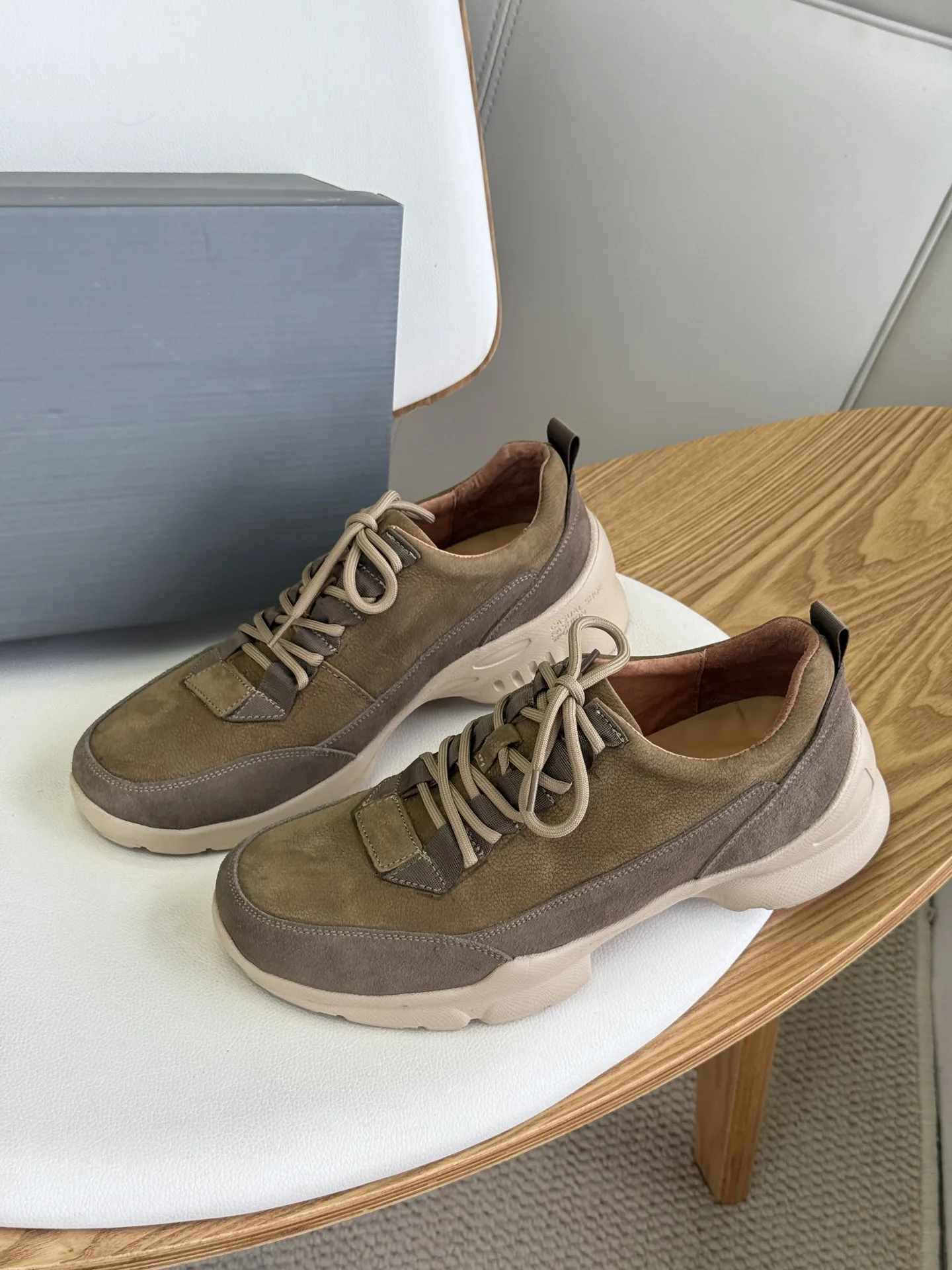 Walking Shoes Comfortable Outdoor Sport Footwear EC Men’s Golf Shoes Casual Sneakers Breathable Leather Athletic
Walking Shoes Comfortable Outdoor Sport Footwear EC Men’s Golf Shoes Casual Sneakers Breathable Leather Athletic