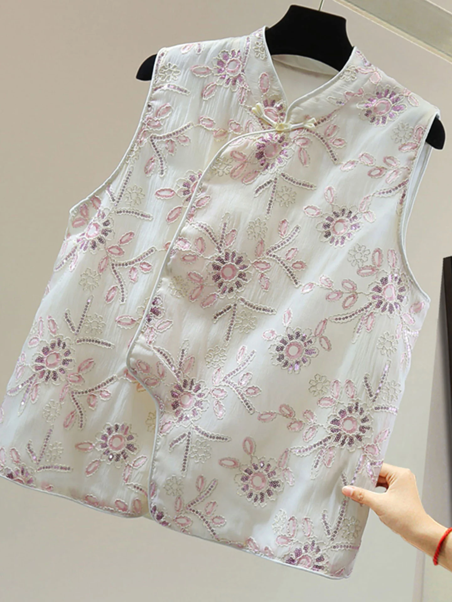 Новый китайский кардиган с вышивкой и пайетками, прямой крой, шелковый, в корейском стиле, на пуговицах
Новый китайский кардиган с вышивкой и пайетками, прямой крой, шелковый, в корейском стиле, на пуговицах