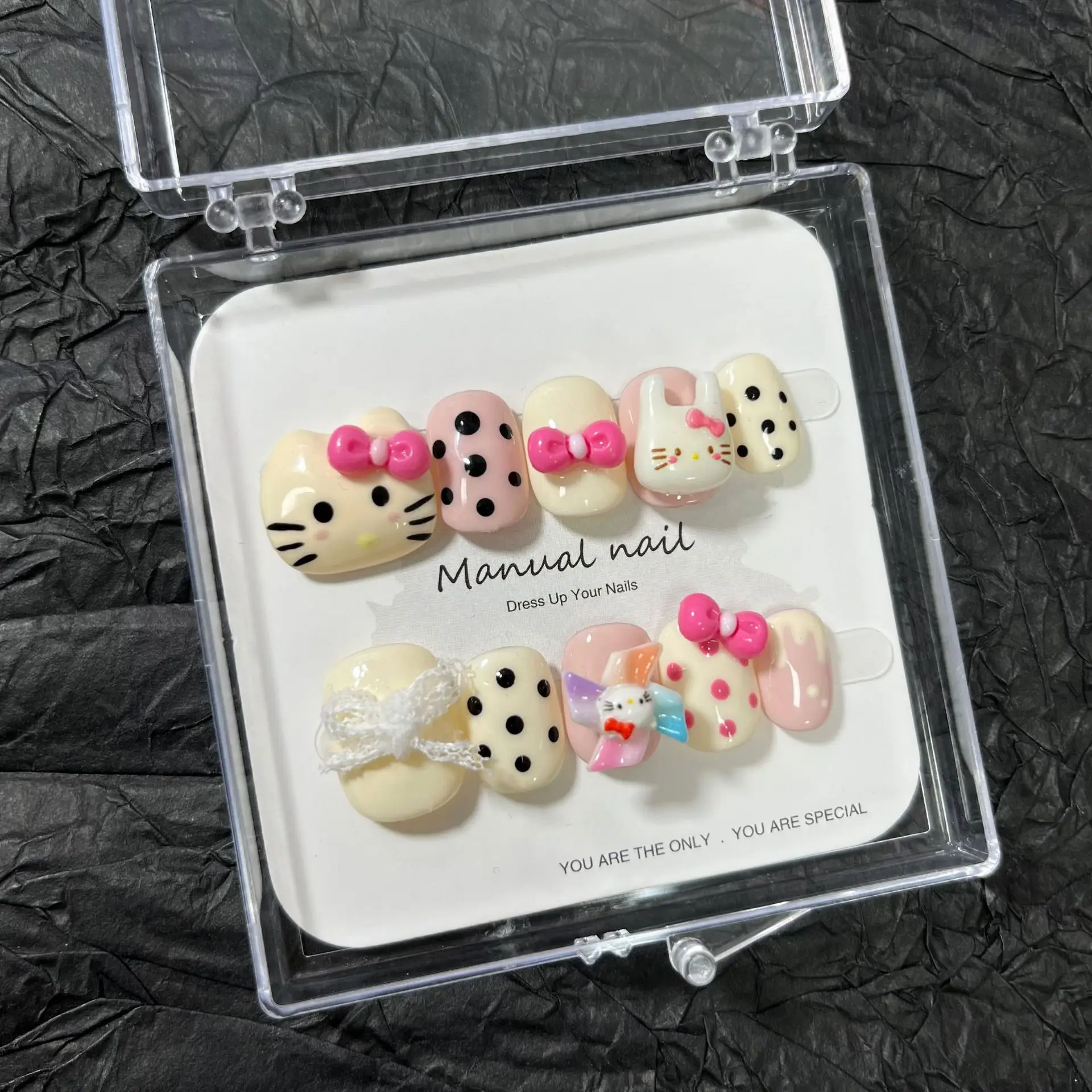 10PCS New Handmade Hello Kitty Fake Nails Sweetheart Girl Cartoon Diamond Spot Anime Manicure Removable Nail Art Holiday Gifts
10PCS New Handmade Hello Kitty Fake Nails Sweetheart Girl Cartoon Diamond Spot Anime Manicure Removable Nail Art Holiday Gifts