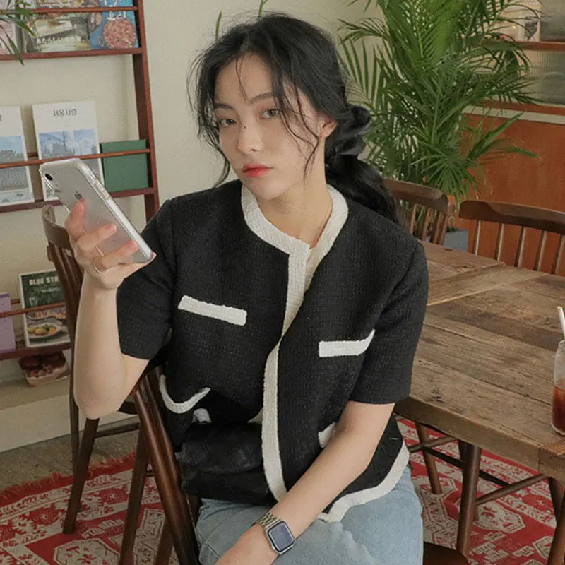 Retro round Ne ort Sve Coat for Women in Summer Casual Loose Coarse Woolen Fabric with ket Design Chic All-Match Sle
Retro round Ne ort Sve Coat for Women in Summer Casual Loose Coarse Woolen Fabric with ket Design Chic All-Match Sle