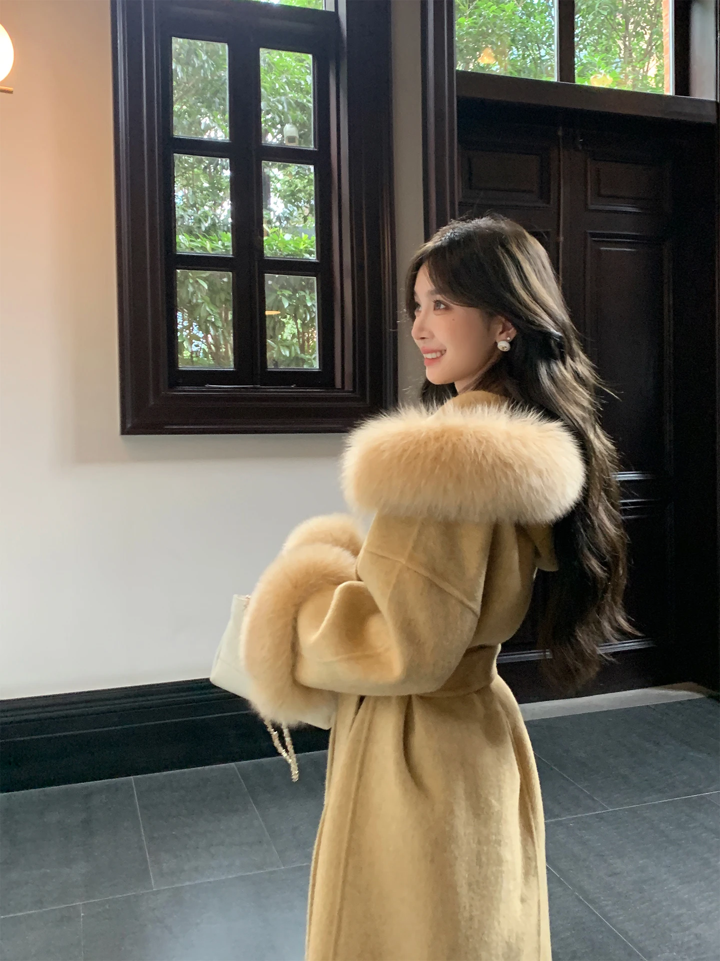 Double-Sided Woolen Coat Women's Fur Collar Hooded Camel down Jaet Korean Sle Loose Fit Long Sve Pure Color MKK LI...
Double-Sided Woolen Coat Women's Fur Collar Hooded Camel down Jaet Korean Sle Loose Fit Long Sve Pure Color MKK LI...