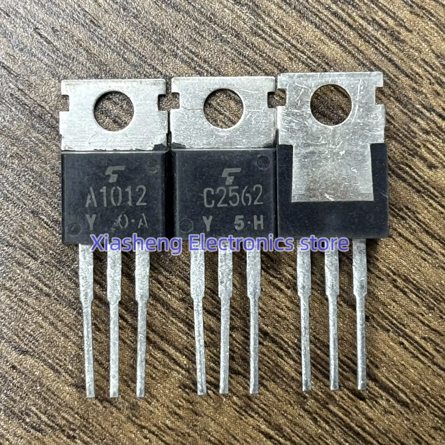 New Original 5Pairs 2SA1012 A1012 + 2SC2562 C2562 TO-220 Transistor In Stock Good Quality
New Original 5Pairs 2SA1012 A1012 + 2SC2562 C2562 TO-220 Transistor In Stock Good Quality