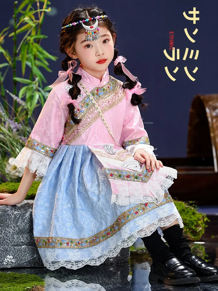 New March 3 Girl's Minority Clothing Children's Zhuang Clothing Guangxi Zhuang Ethnic Group Clothes Miao Ethnicity March 3 Garb
New March 3 Girl's Minority Clothing Children's Zhuang Clothing Guangxi Zhuang Ethnic Group Clothes Miao Ethnicity March 3 Garb