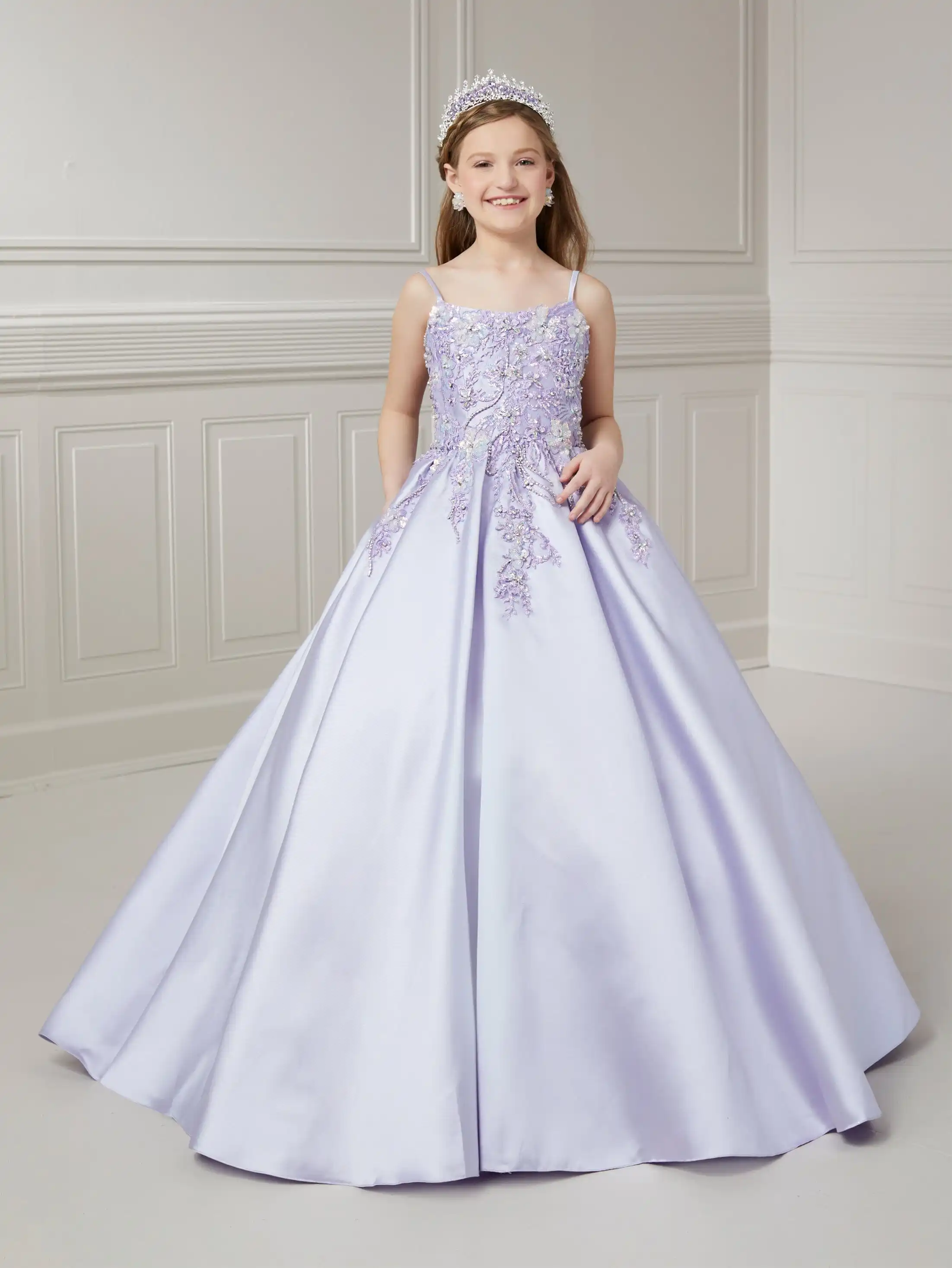 Customized Purple Flower Girl Dress for Wedding Glitter Sleeveless High Waist Floor Length Kids Birthday First Communion Gown
Customized Purple Flower Girl Dress for Wedding Glitter Sleeveless High Waist Floor Length Kids Birthday First Communion Gown