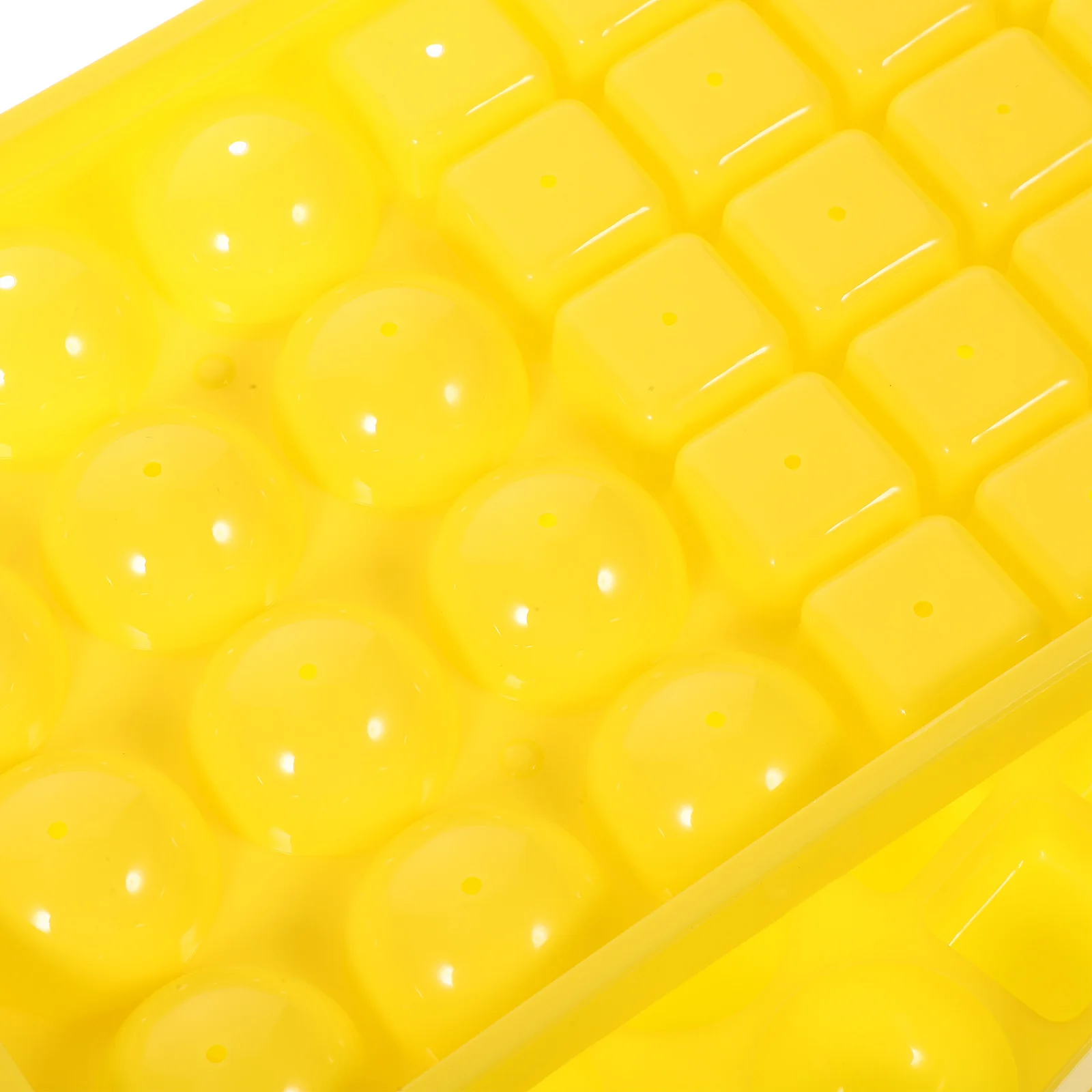 1 set 2 Piece Set 33 Cavities Round Square Ice Cube Trays Freezer PP Material Yellow Ice Mold With Lid Spoon Stackable Storage
1 set 2 Piece Set 33 Cavities Round Square Ice Cube Trays Freezer PP Material Yellow Ice Mold With Lid Spoon Stackable Storage