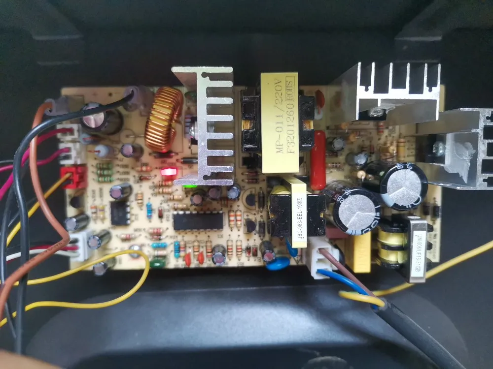 Печатная плата винного шкафа PCB120102K3, плата питания MP011 для холодильника, подходит для замены основной платы 220 В
Печатная плата винного шкафа PCB120102K3, плата питания MP011 для холодильника, подходит для замены основной платы 220 В