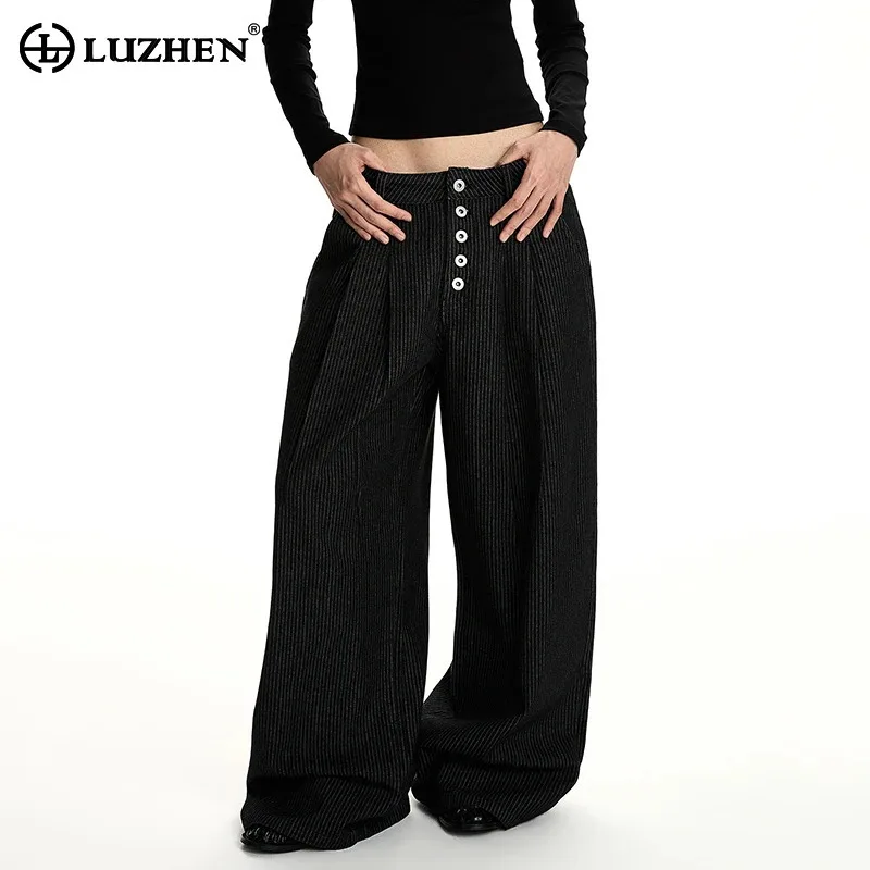 LUZHEN 2026 New Stylish Stripe Textured Buttoned Decorate Loose Straight Casual Pants Men High Quality Wide Leg Trousers JY6248
LUZHEN 2026 New Stylish Stripe Textured Buttoned Decorate Loose Straight Casual Pants Men High Quality Wide Leg Trousers JY6248