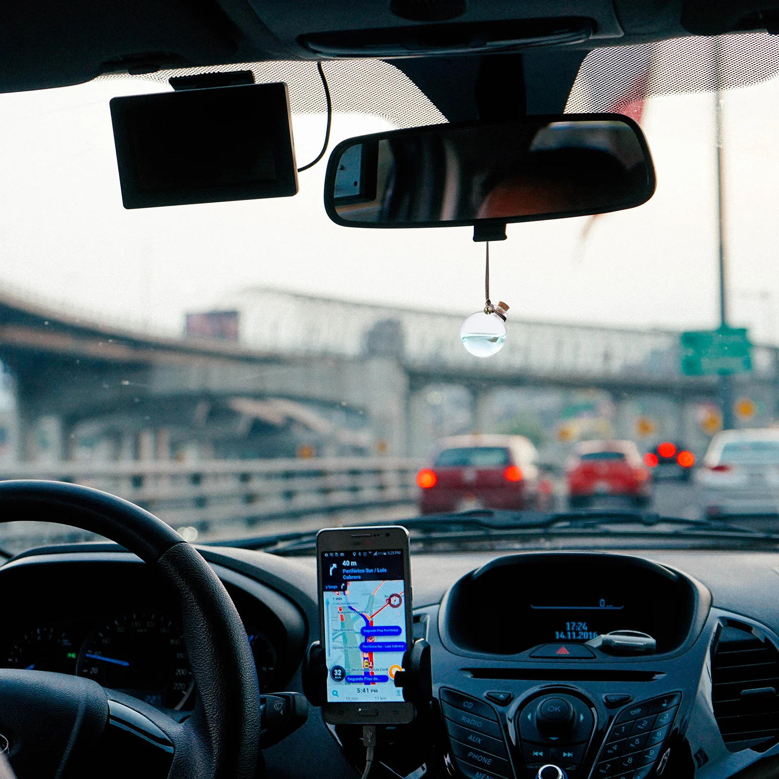 10Pcs Perfume Bottle Hanging Pendant Glass Wood DIY Car Interior Decor Refillable Air Freshener for Rear View Mirror Window Sill
10Pcs Perfume Bottle Hanging Pendant Glass Wood DIY Car Interior Decor Refillable Air Freshener for Rear View Mirror Window Sill