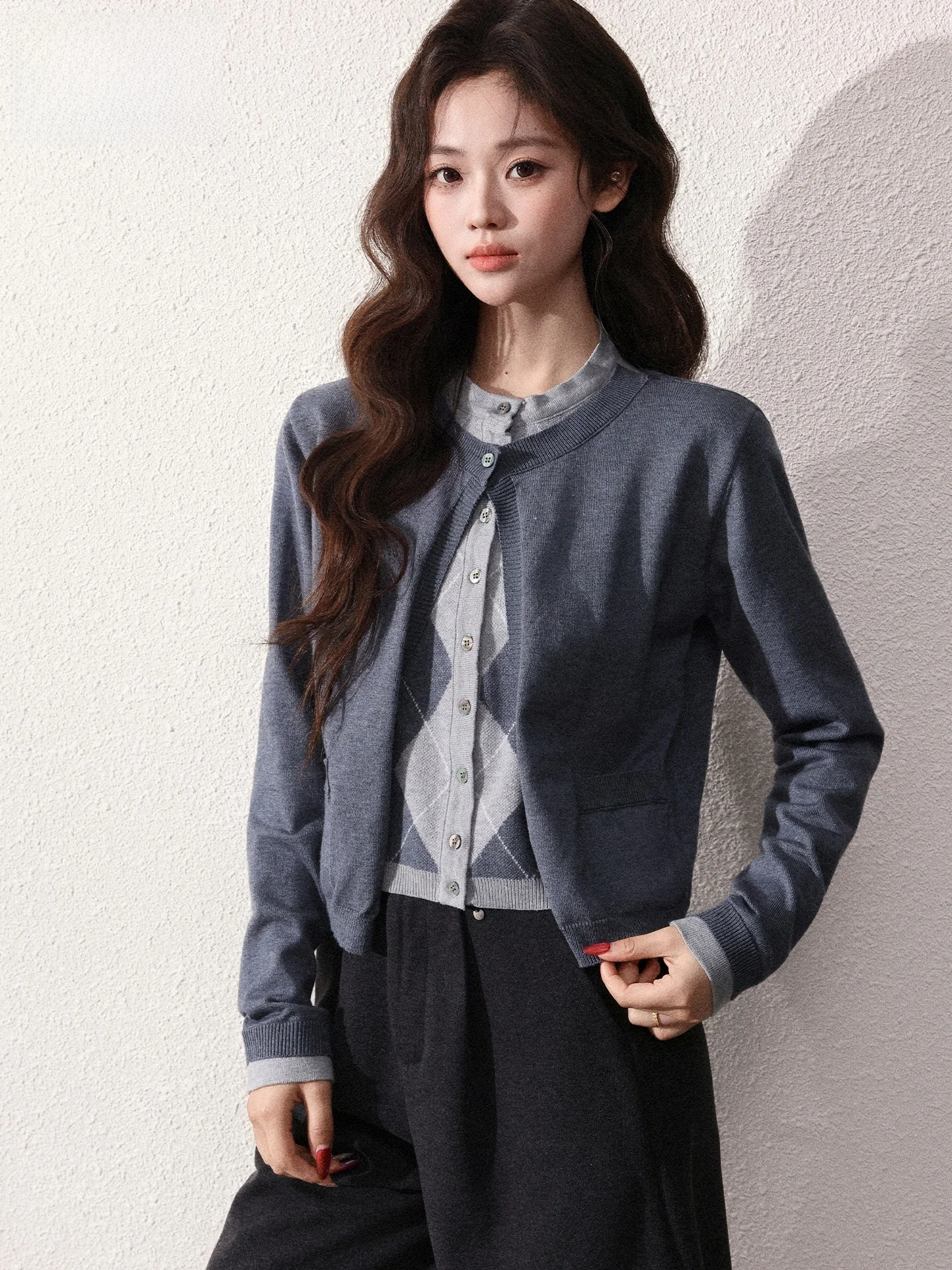 Slim Fit Color Block Knitted Cardigan Women's Summer Design Sweater Shirt Casual Style Long Sleeve round Neck Short Length
Slim Fit Color Block Knitted Cardigan Women's Summer Design Sweater Shirt Casual Style Long Sleeve round Neck Short Length