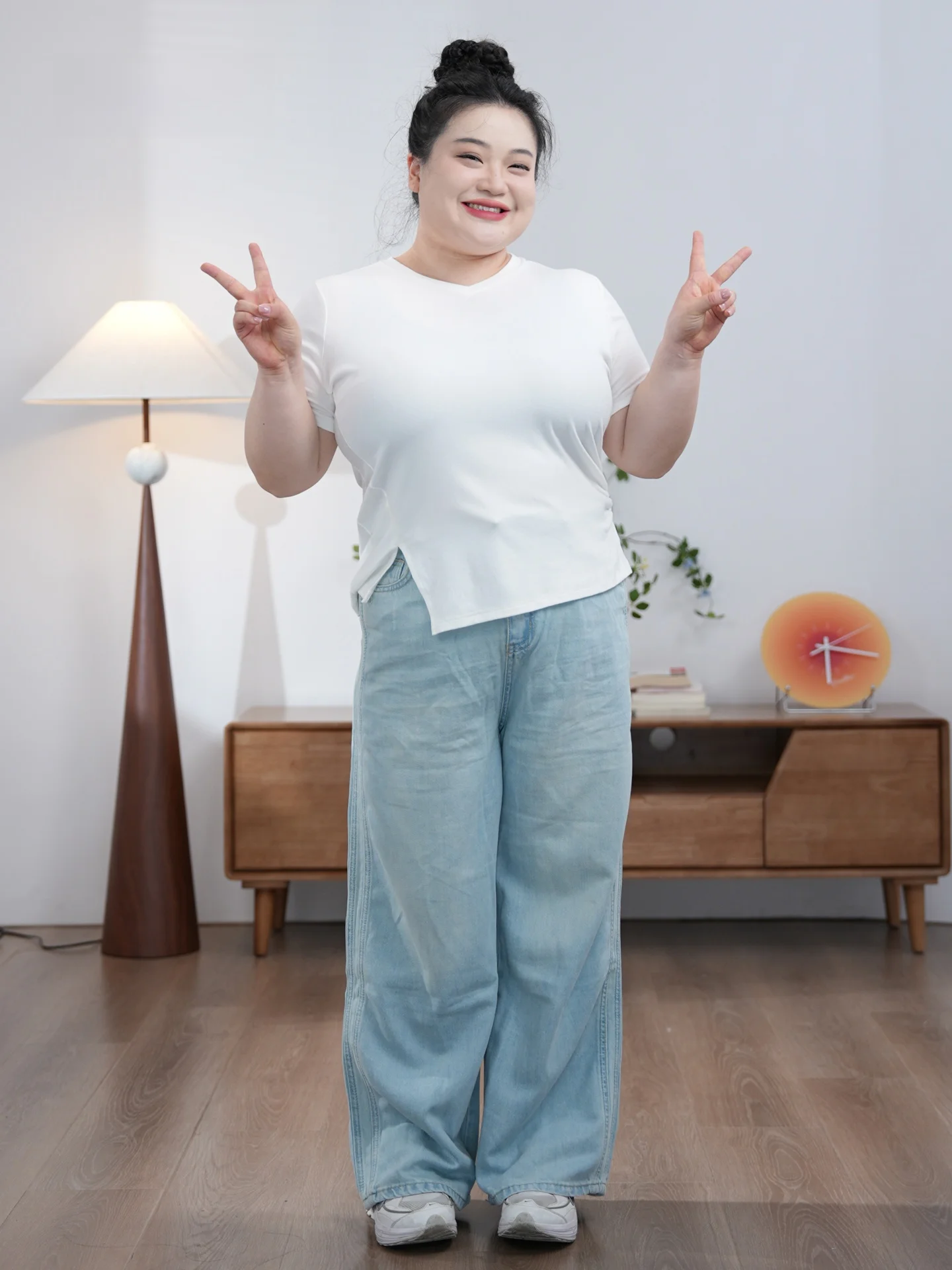 Faionable Light Blue Straight Leg Jeans Double Line Casual Pants High Waist Zipper Cotton Blend Ladies Summer 2025
Faionable Light Blue Straight Leg Jeans Double Line Casual Pants High Waist Zipper Cotton Blend Ladies Summer 2025
