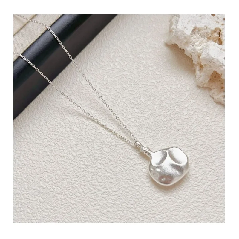 High-end Metal Pot Pendant Necklace Fashionable Versatile Light Luxury Commuter Jewelry
High-end Metal Pot Pendant Necklace Fashionable Versatile Light Luxury Commuter Jewelry