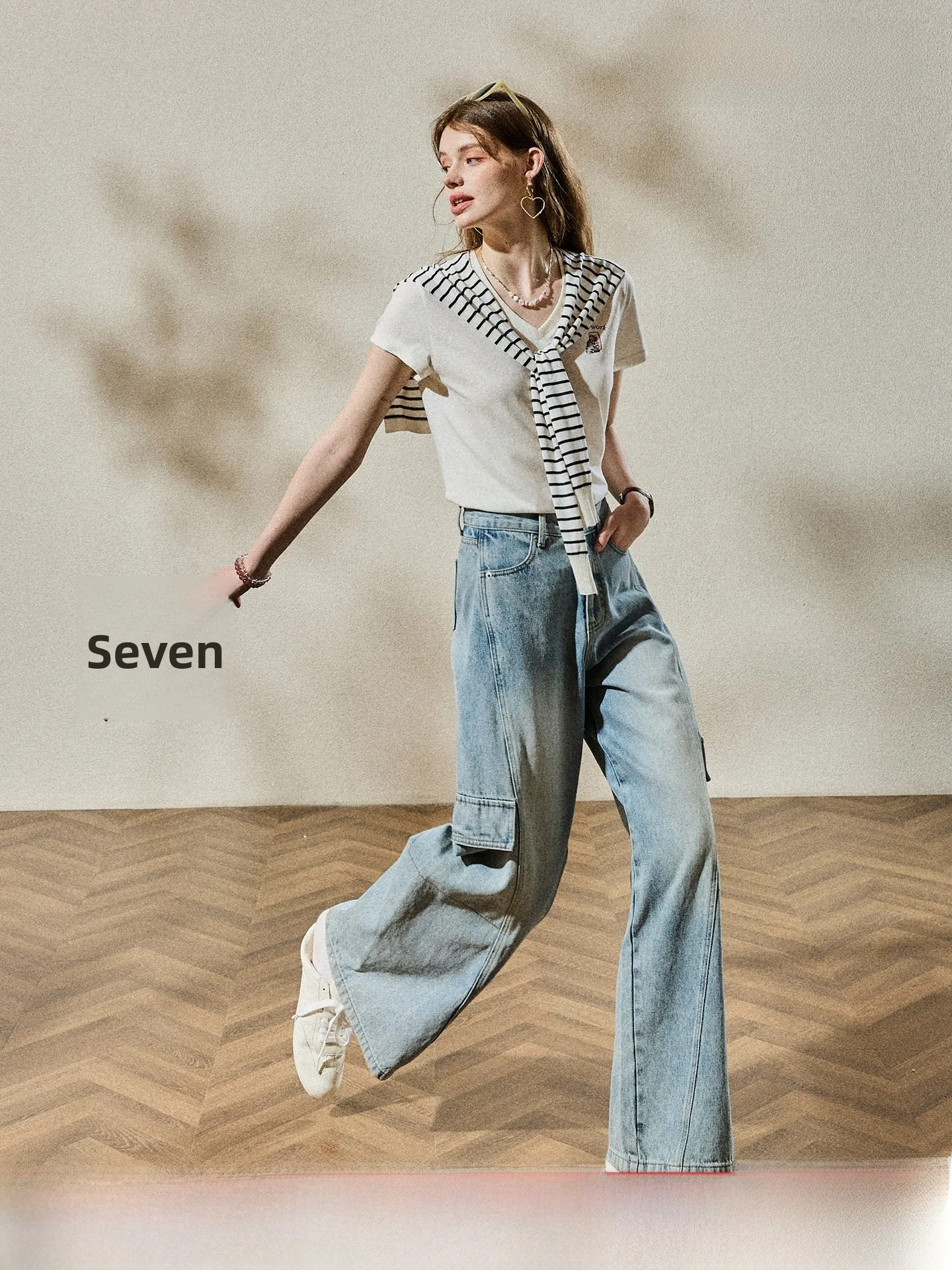 KUHNMARVIN Retro Street Washed Denim Jeans Women's Slimming High Waist Wide Straight Leg Casual Cotton Blend Blue Jeans
KUHNMARVIN Retro Street Washed Denim Jeans Women's Slimming High Waist Wide Straight Leg Casual Cotton Blend Blue Jeans