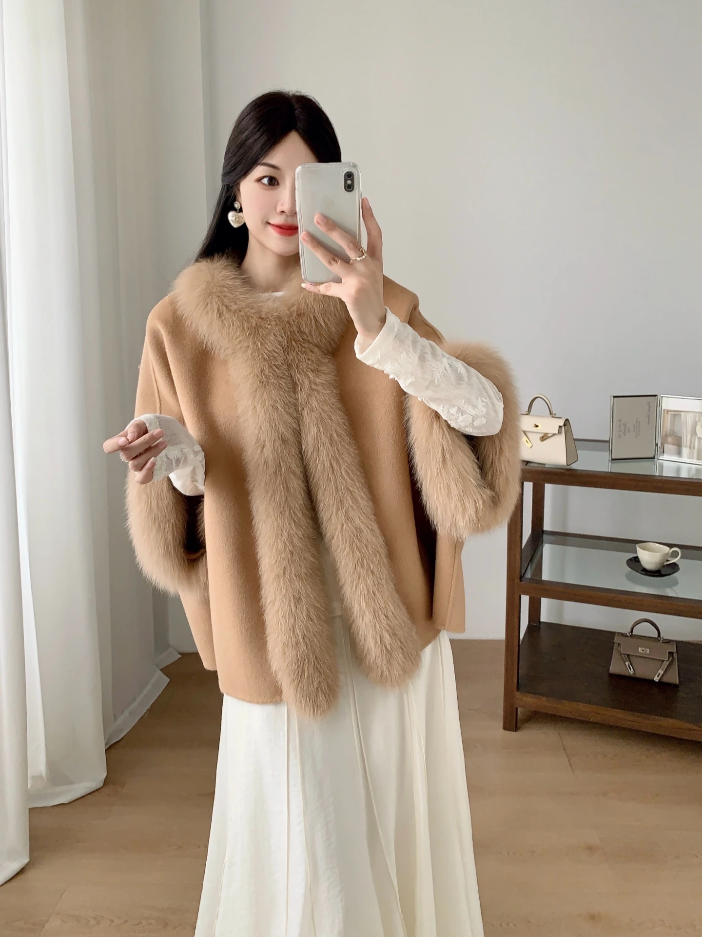Double-Sided Woolen Fur Coat Women's Cotehardie Coat Comfortable Warm Whole Skin Design Mid-Length Outerwear
Double-Sided Woolen Fur Coat Women's Cotehardie Coat Comfortable Warm Whole Skin Design Mid-Length Outerwear