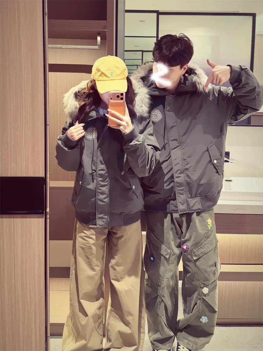 Мужская зимняя парка Deep ey Thiened в стиле ретро с большим меховым воротником и капюшоном, хлопковая куртка, модная молодежная повседневная модель
Мужская зимняя парка Deep ey Thiened в стиле ретро с большим меховым воротником и капюшоном, хлопковая куртка, модная молодежная повседневная модель