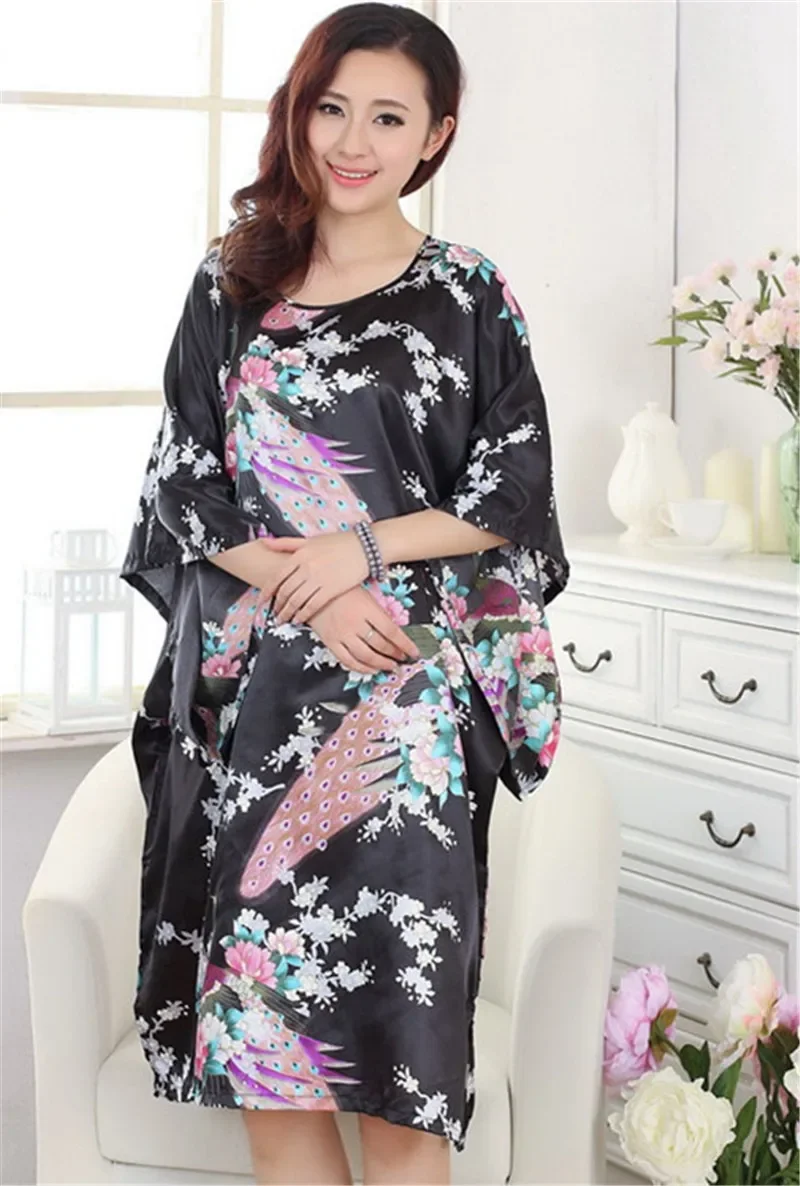 2025 New Short Style Loose Japanese Satin Peacock Woman Yukata Dress Bathrobe Gown Bride Bridesmaid Wedding Robes Sexy Sleepwear
2025 New Short Style Loose Japanese Satin Peacock Woman Yukata Dress Bathrobe Gown Bride Bridesmaid Wedding Robes Sexy Sleepwear