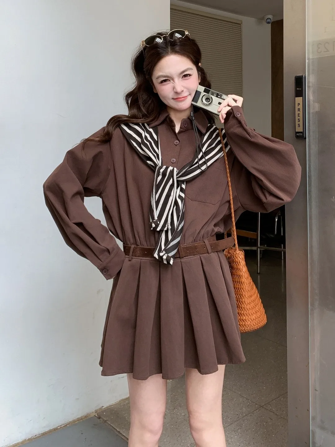 Cafe Au Lait Collared Shirt Panelled Pleated Long Sleeve Women's Dress Spring Autumn New Stripe Shoulder Shape Gown
Cafe Au Lait Collared Shirt Panelled Pleated Long Sleeve Women's Dress Spring Autumn New Stripe Shoulder Shape Gown
