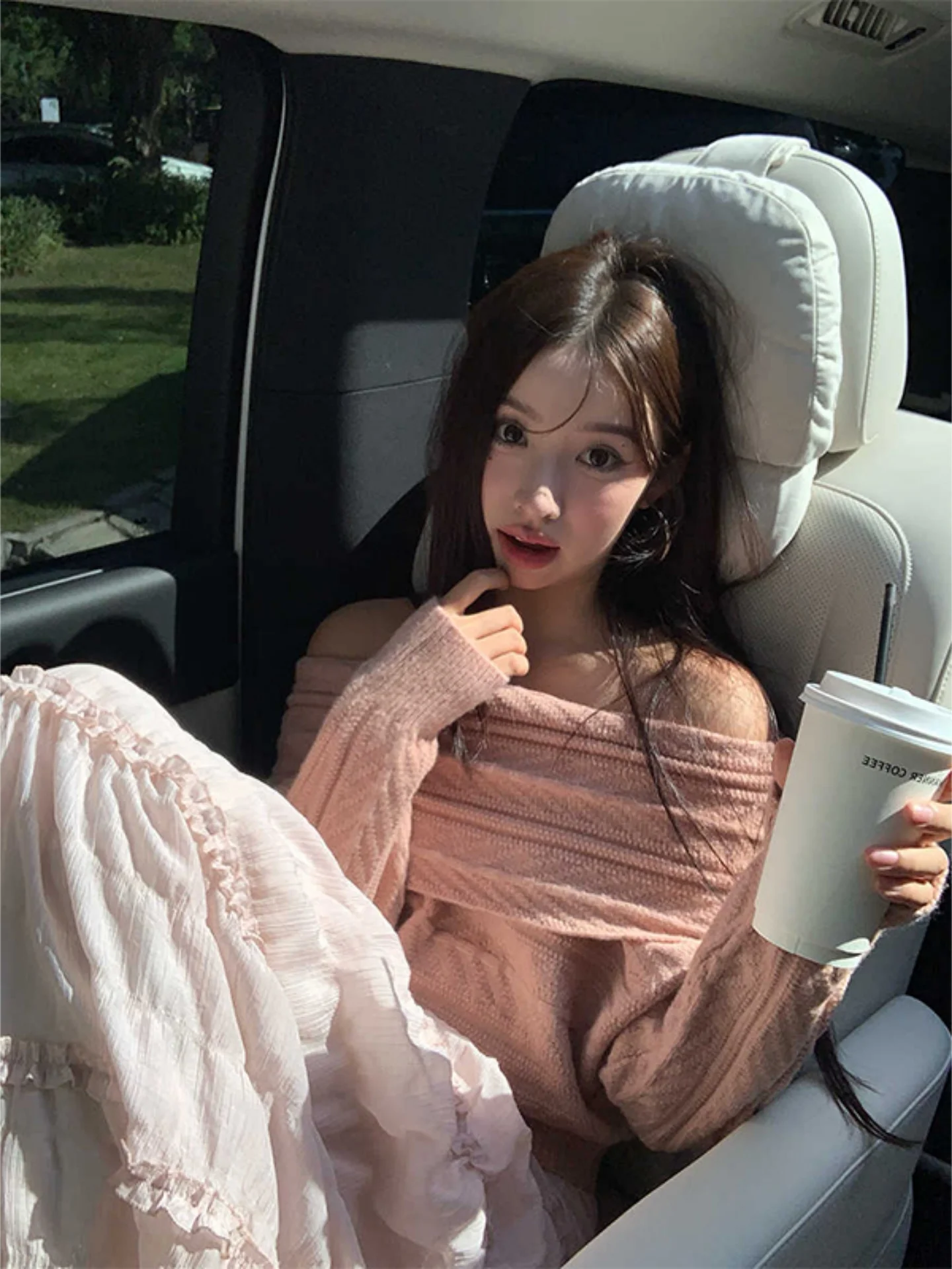 Sweet Yarn Knitted Sweater One-oulder Sle Age-Defng Loose Fit Casual Wear Comfortable Long Sve Winter New Arrival
Sweet Yarn Knitted Sweater One-oulder Sle Age-Defng Loose Fit Casual Wear Comfortable Long Sve Winter New Arrival