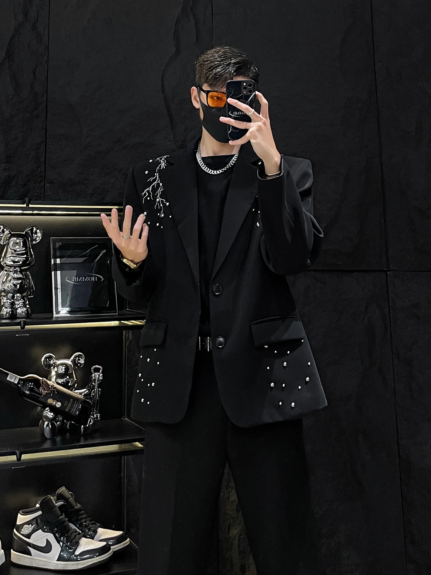 Мужской костюм Bla с вышивкой и металлическими заклепками, модная повседневная верхняя одежда свободного кроя, не требующая глажки, весна-осень
Мужской костюм Bla с вышивкой и металлическими заклепками, модная повседневная верхняя одежда свободного кроя, не требующая глажки, весна-осень