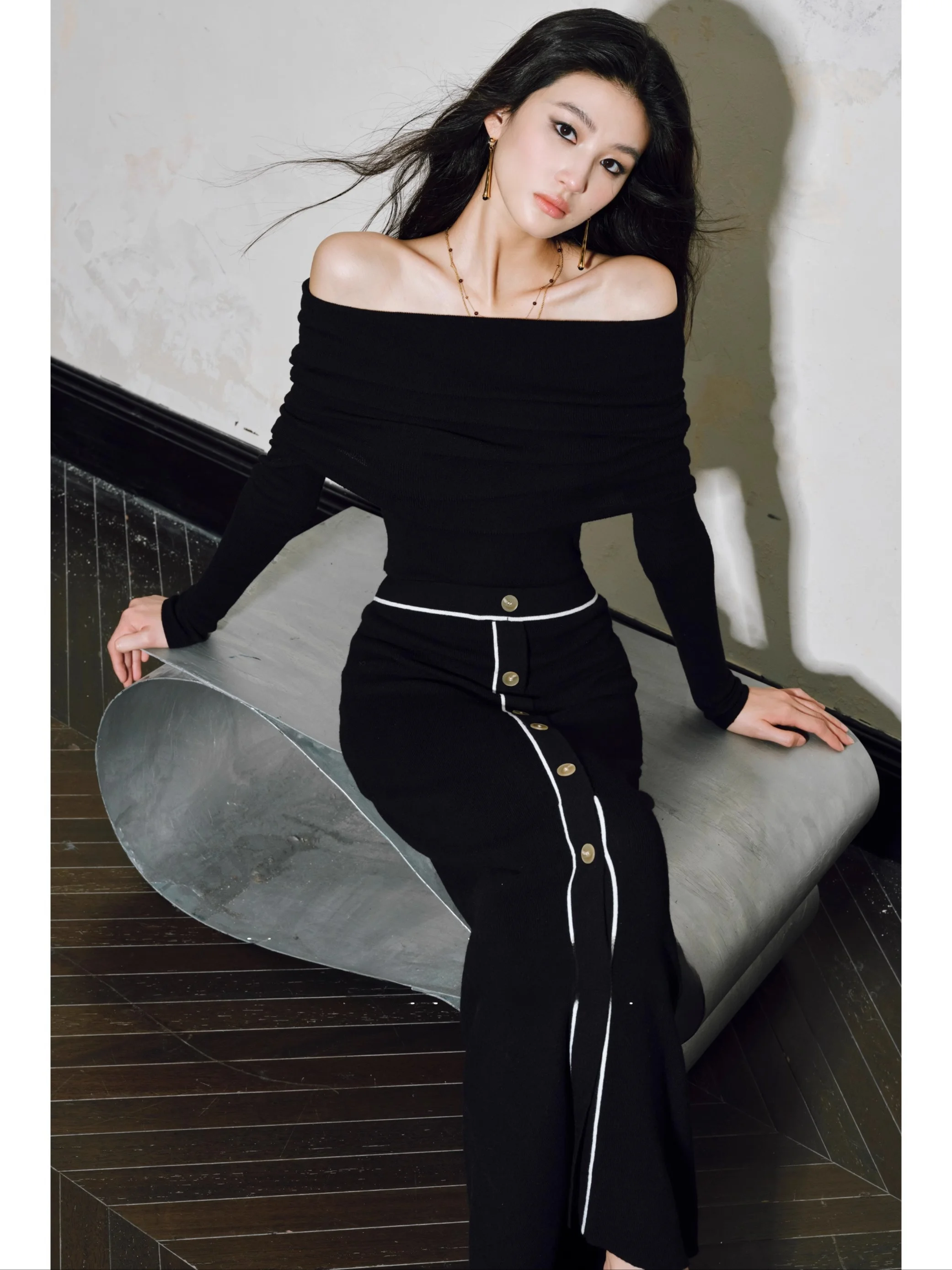 Wangxo Knitted Woolen Sweater And Long Skirt Set Comfortable Elastic Shoulder Long Sleeve Autumn Fashion Women's Set
Wangxo Knitted Woolen Sweater And Long Skirt Set Comfortable Elastic Shoulder Long Sleeve Autumn Fashion Women's Set