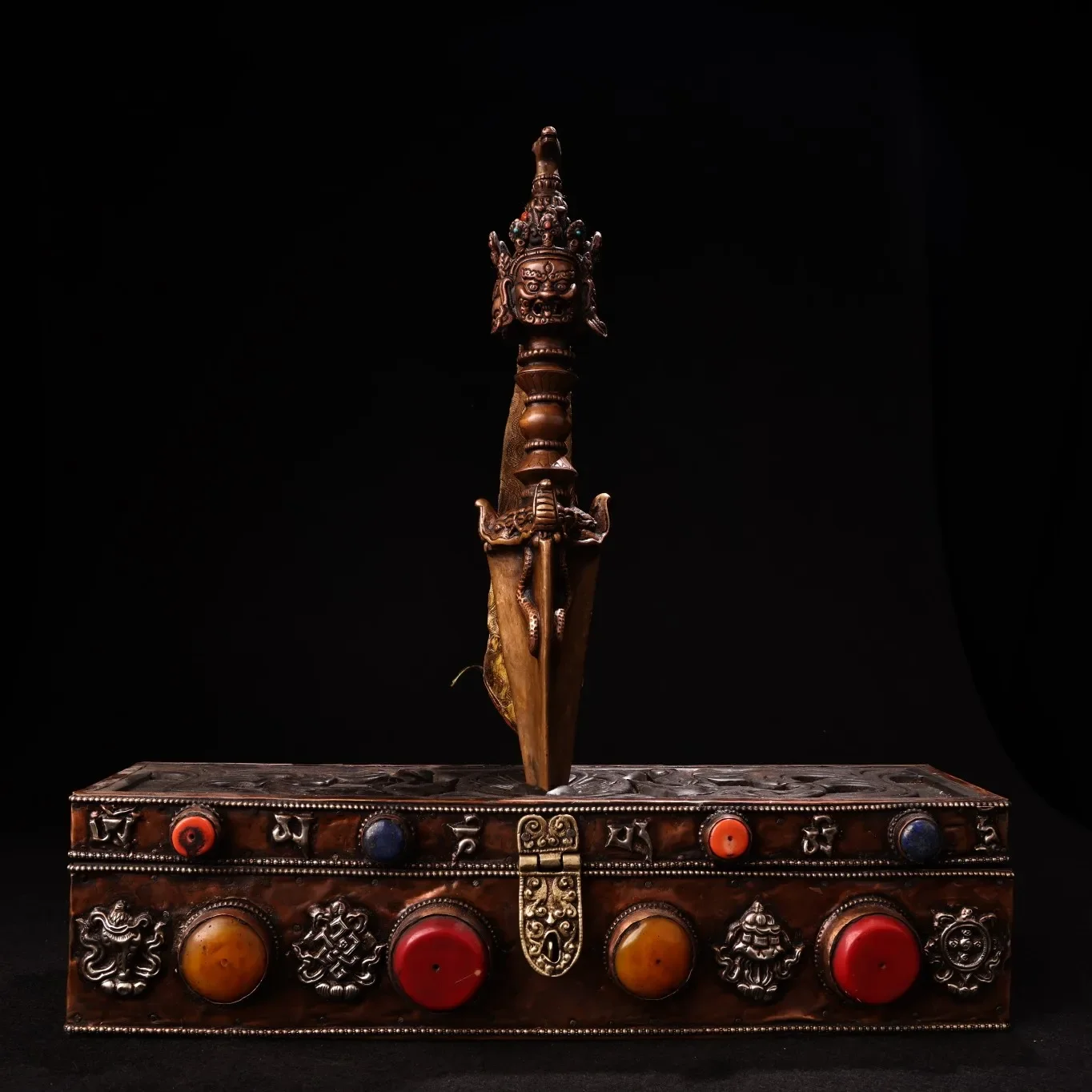 16"Tibetan Temple Collection Old Purple Bronze Cinnabar mosaic Gem Hayagriva Vajra Phurpa Box set Town house Exorcism
16"Tibetan Temple Collection Old Purple Bronze Cinnabar mosaic Gem Hayagriva Vajra Phurpa Box set Town house Exorcism