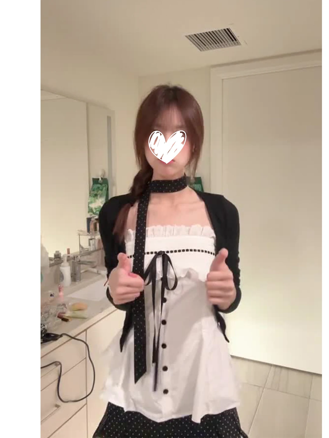 Korean Style Sweet Lace Trim Crop Top Cardigan Short Skirt Three Piece Set Women's Spring Autumn Fashion Casual Outfit
Korean Style Sweet Lace Trim Crop Top Cardigan Short Skirt Three Piece Set Women's Spring Autumn Fashion Casual Outfit