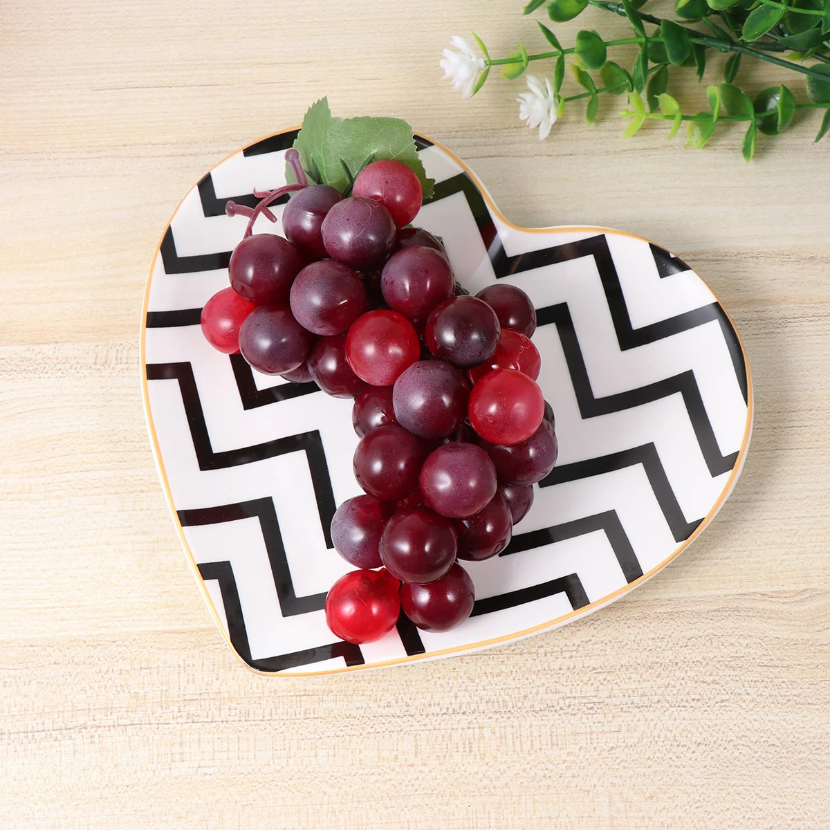 Chic Heart-Shaped Ceramic Plate Black Waves Fruitcake Tray Cheese Pizza Dish Attractive Home Accessory Ceramic Plate
Chic Heart-Shaped Ceramic Plate Black Waves Fruitcake Tray Cheese Pizza Dish Attractive Home Accessory Ceramic Plate