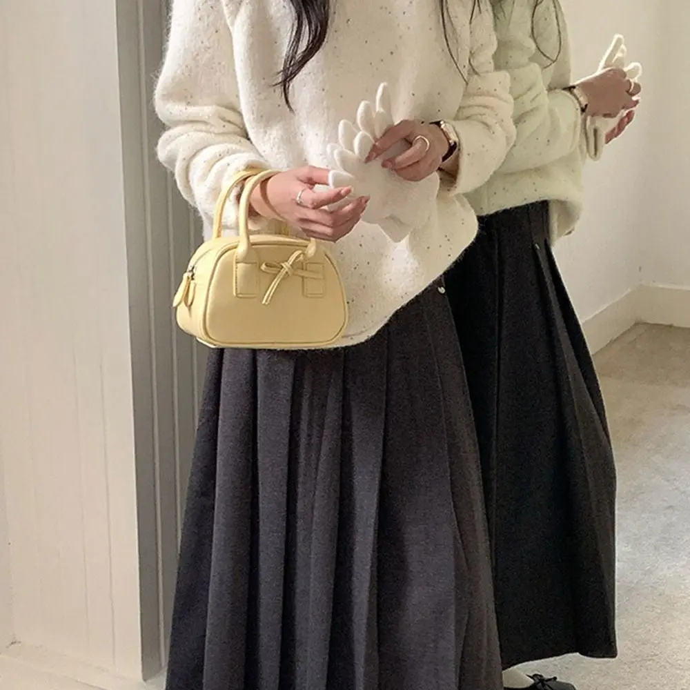 Portable PU Leather Bow Bowling Bag Handbag Solid Color Boston Bag Bowknot Korean Style Shoulder Bag Travel
Portable PU Leather Bow Bowling Bag Handbag Solid Color Boston Bag Bowknot Korean Style Shoulder Bag Travel
