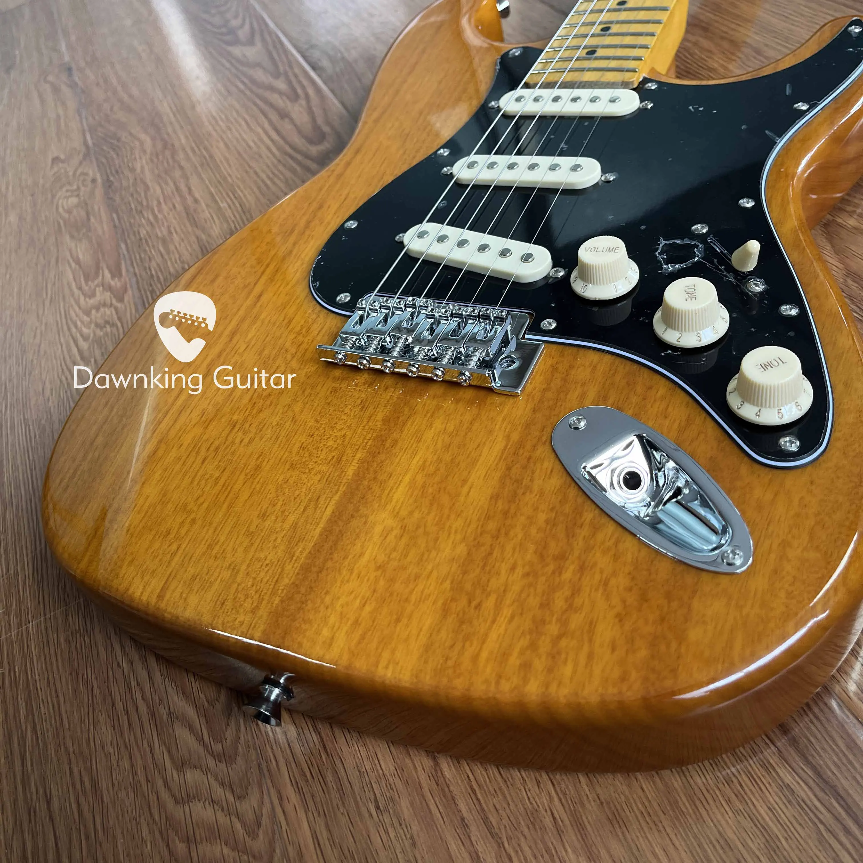 Бесплатная доставка, высококачественные продукты, популярный дизайн, деревянный внешний вид, электрогитара, звукосниматели sss, 22-ладовый кленовый гриф
Бесплатная доставка, высококачественные продукты, популярный дизайн, деревянный внешний вид, электрогитара, звукосниматели sss, 22-ладовый кленовый гриф