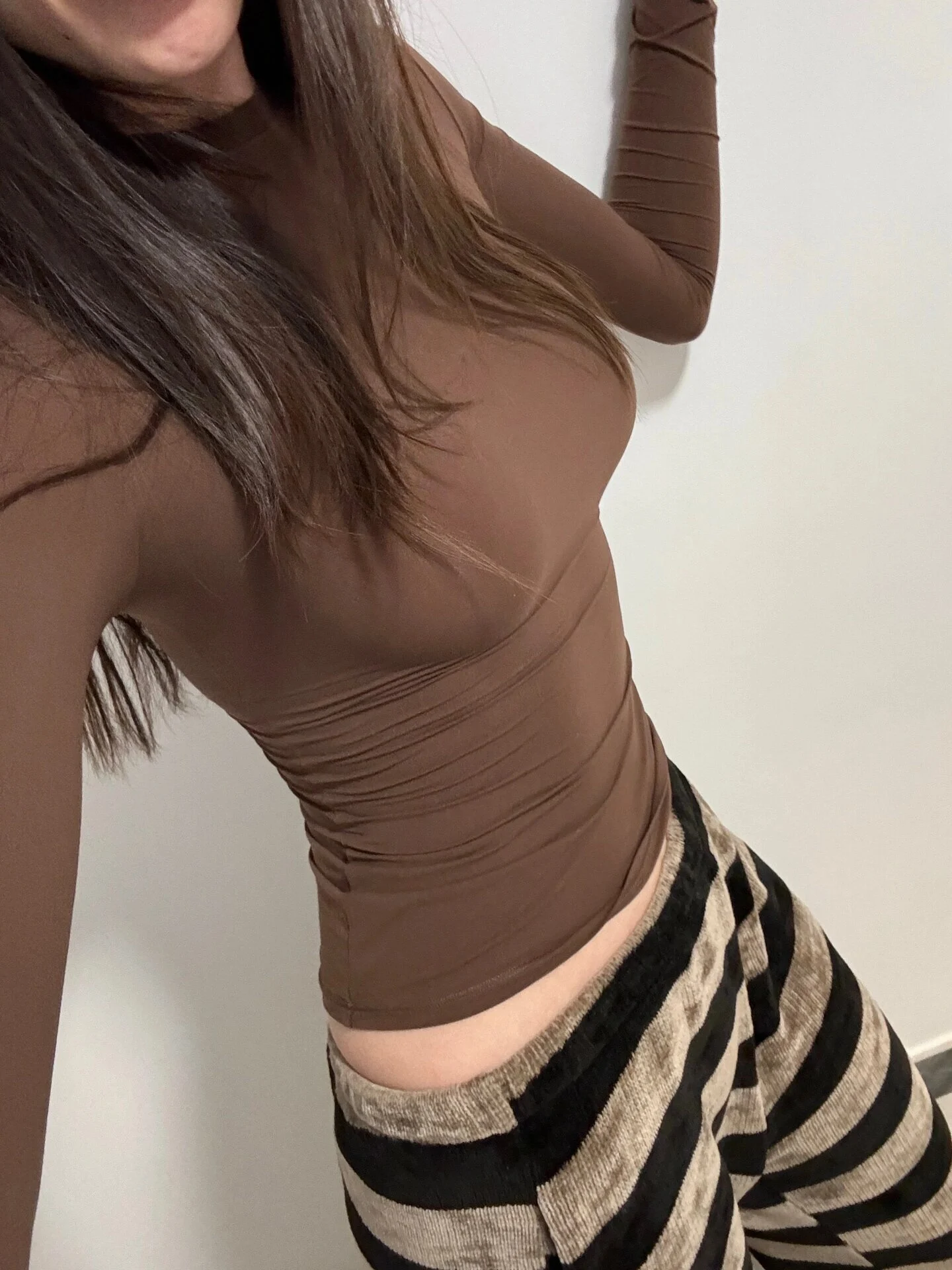 MoreL Kardaian Elastic Slim Fit Skin Feeling T-irt Women's Base irt Long Sve ort Sve Pure Color round Ne Top
MoreL Kardaian Elastic Slim Fit Skin Feeling T-irt Women's Base irt Long Sve ort Sve Pure Color round Ne Top