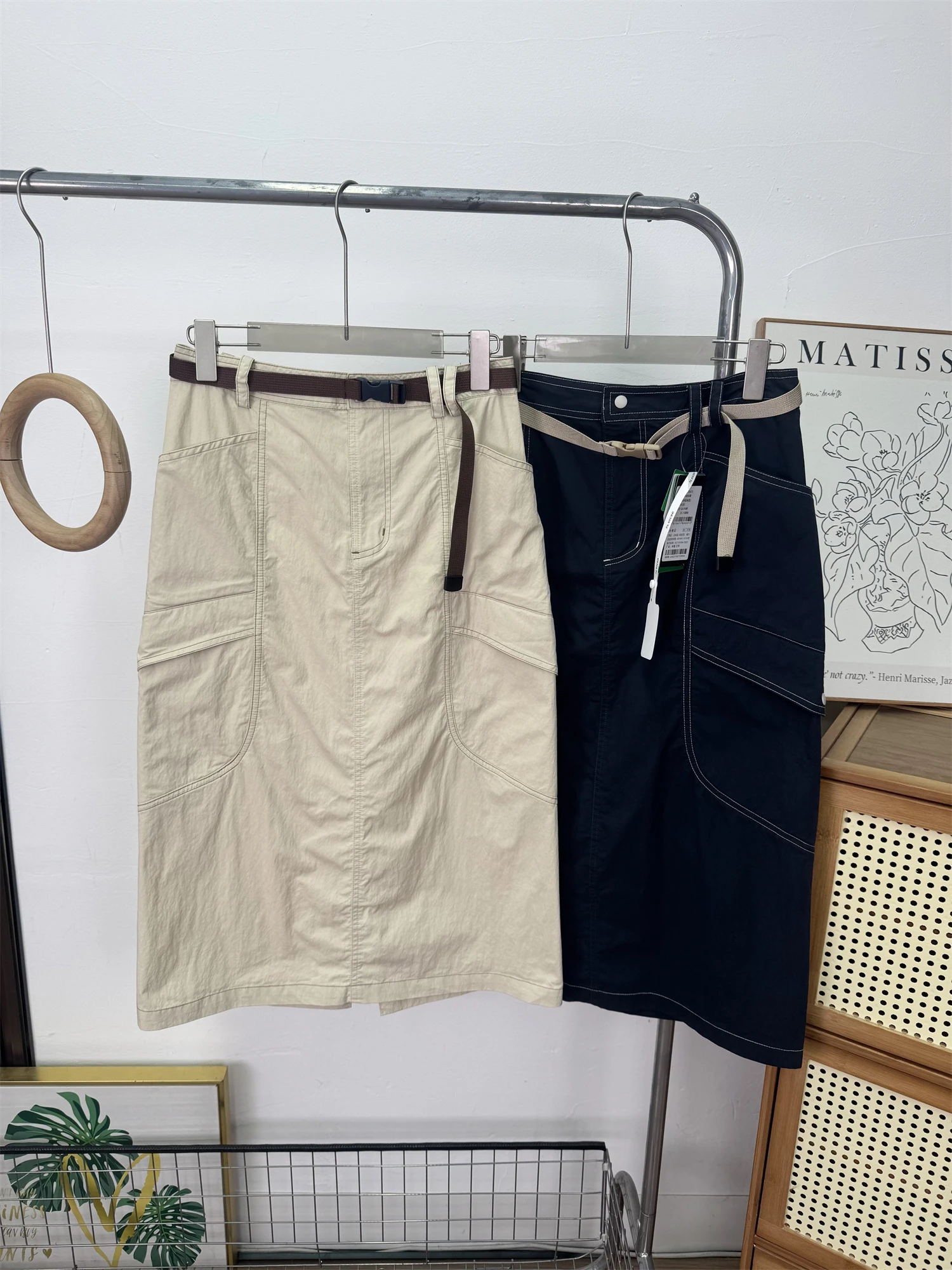Spring New Arrival Outdoor Women's Workwear Midi Skirt with Pocket Color Block High Waist Cotton Blend A-Line Skirt
Spring New Arrival Outdoor Women's Workwear Midi Skirt with Pocket Color Block High Waist Cotton Blend A-Line Skirt