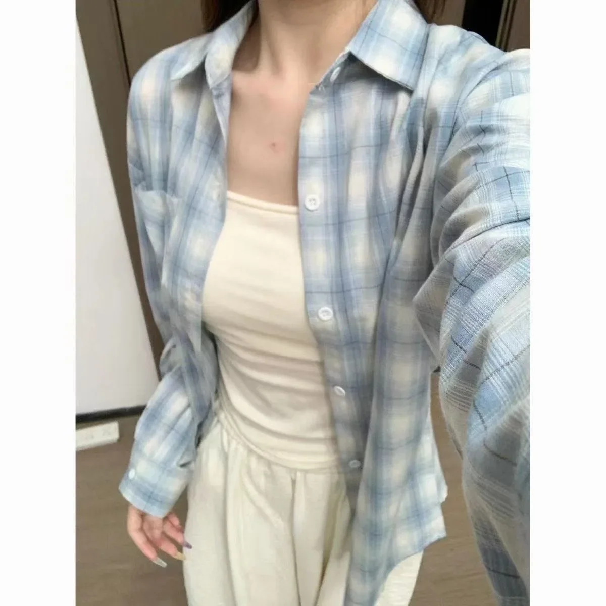 Женская весна-лето, новый стиль, маленький размер, элегантная свободная рубашка для похудения с защитой от солнца, облегающая рубашка в корейском стиле, синяя клетчатая рубашка с длинным рукавом
Женская весна-лето, новый стиль, маленький размер, элегантная свободная рубашка для похудения с защитой от солнца, облегающая рубашка в корейском стиле, синяя клетчатая рубашка с длинным рукавом