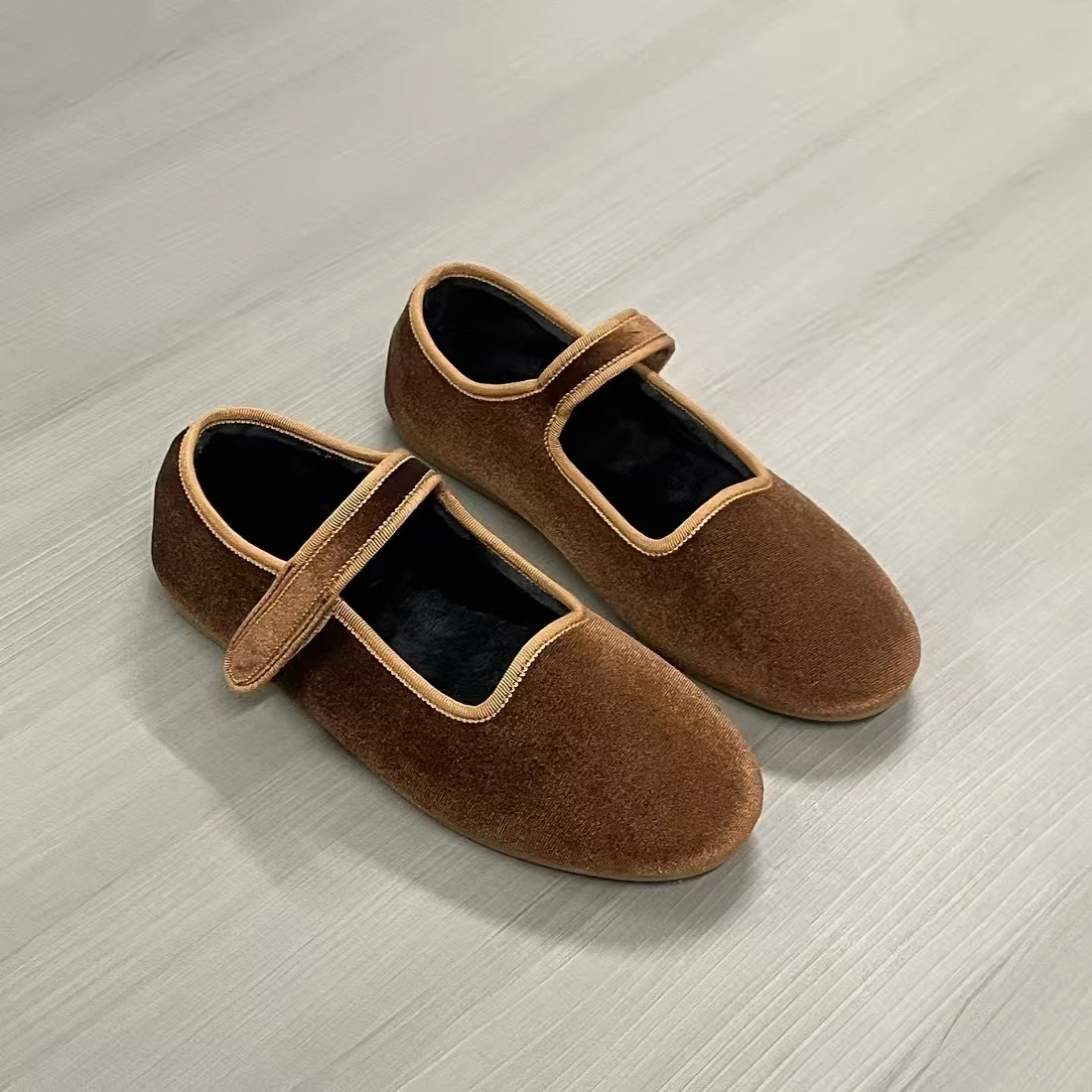 Xingliupi New Arrival Unique Shape Woman's Casual Flats Shoes Round Velvet Ladies Shoes Comfortable Shoe Birthday Party Gifts
Xingliupi New Arrival Unique Shape Woman's Casual Flats Shoes Round Velvet Ladies Shoes Comfortable Shoe Birthday Party Gifts