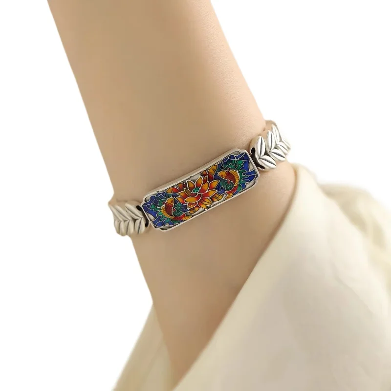 Foot silver enamel square brand wheat ear bracelet light luxury niche bracelet fashion versatile jewelry
Foot silver enamel square brand wheat ear bracelet light luxury niche bracelet fashion versatile jewelry