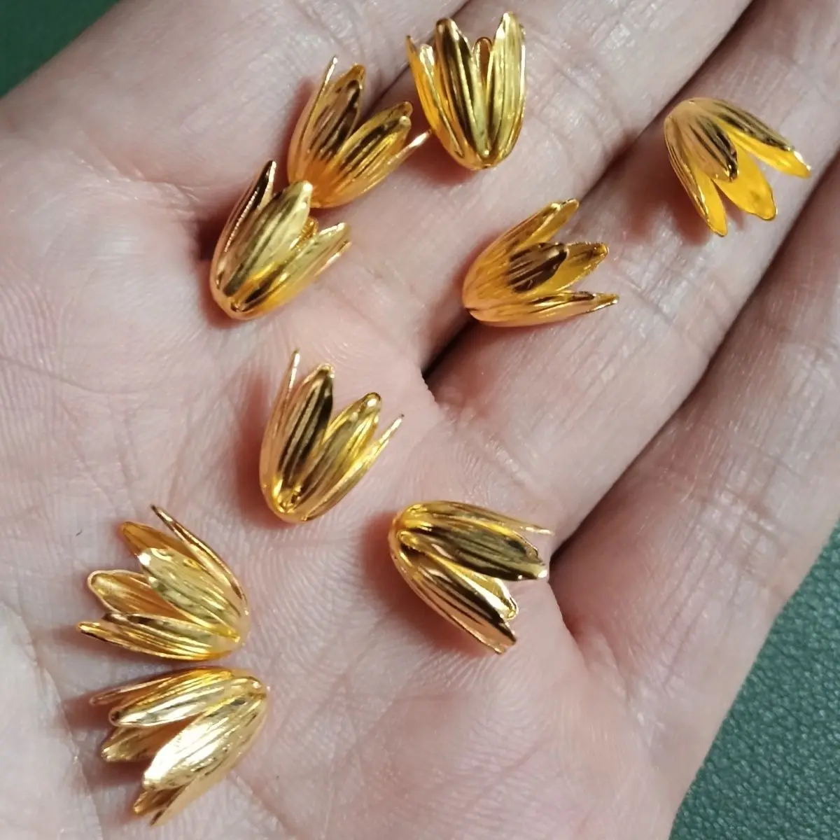 500 pieces/lot 9x11mm Silver color/Gold color Metal Solid hat flower Flowers Filigree Flowers Base Setting DIY Jewelry Accessory
500 pieces/lot 9x11mm Silver color/Gold color Metal Solid hat flower Flowers Filigree Flowers Base Setting DIY Jewelry Accessory