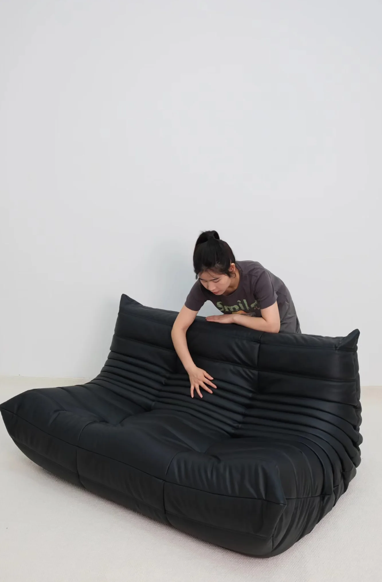 Real leather sofa 2-sofa , light luxury leather sofas, small apartment living room lying in the lazy tatami of Nordic internet
Real leather sofa 2-sofa , light luxury leather sofas, small apartment living room lying in the lazy tatami of Nordic internet