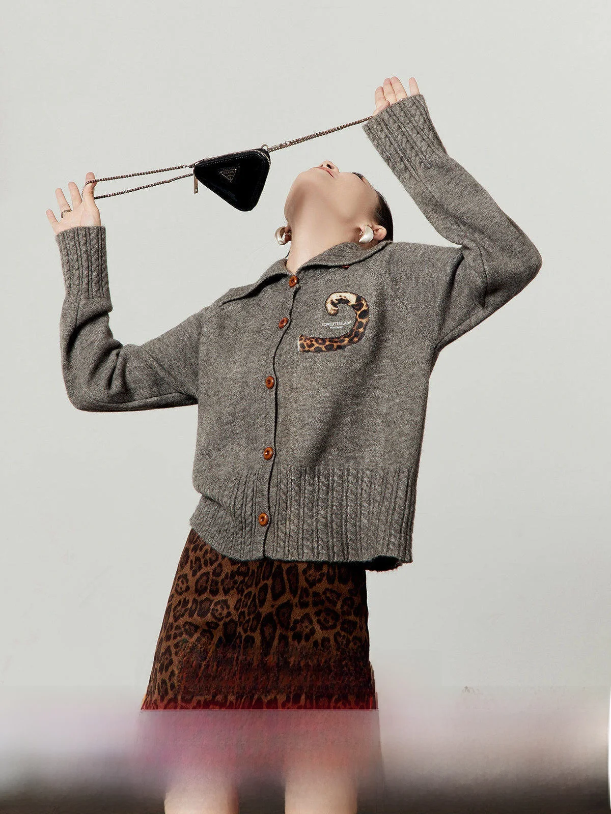 Deep ey Casual Knitted Sweater Women's Spring Autumn New Sle Leopard Print Casual Knitwear Jaet Fem Long Sve
Deep ey Casual Knitted Sweater Women's Spring Autumn New Sle Leopard Print Casual Knitwear Jaet Fem Long Sve