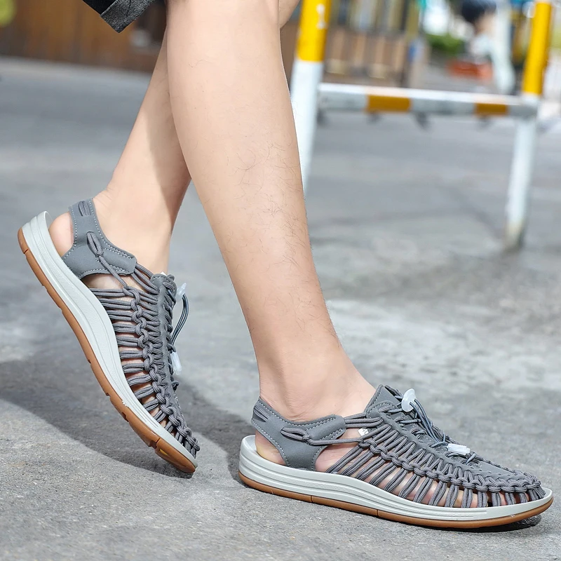 Летние сандалии мужские брендовые дизайнерские модные повседневные уличные вейдеры большого размера ручной работы высокого качества пляжные сандалии с вырезами
Летние сандалии мужские брендовые дизайнерские модные повседневные уличные вейдеры большого размера ручной работы высокого качества пляжные сандалии с вырезами