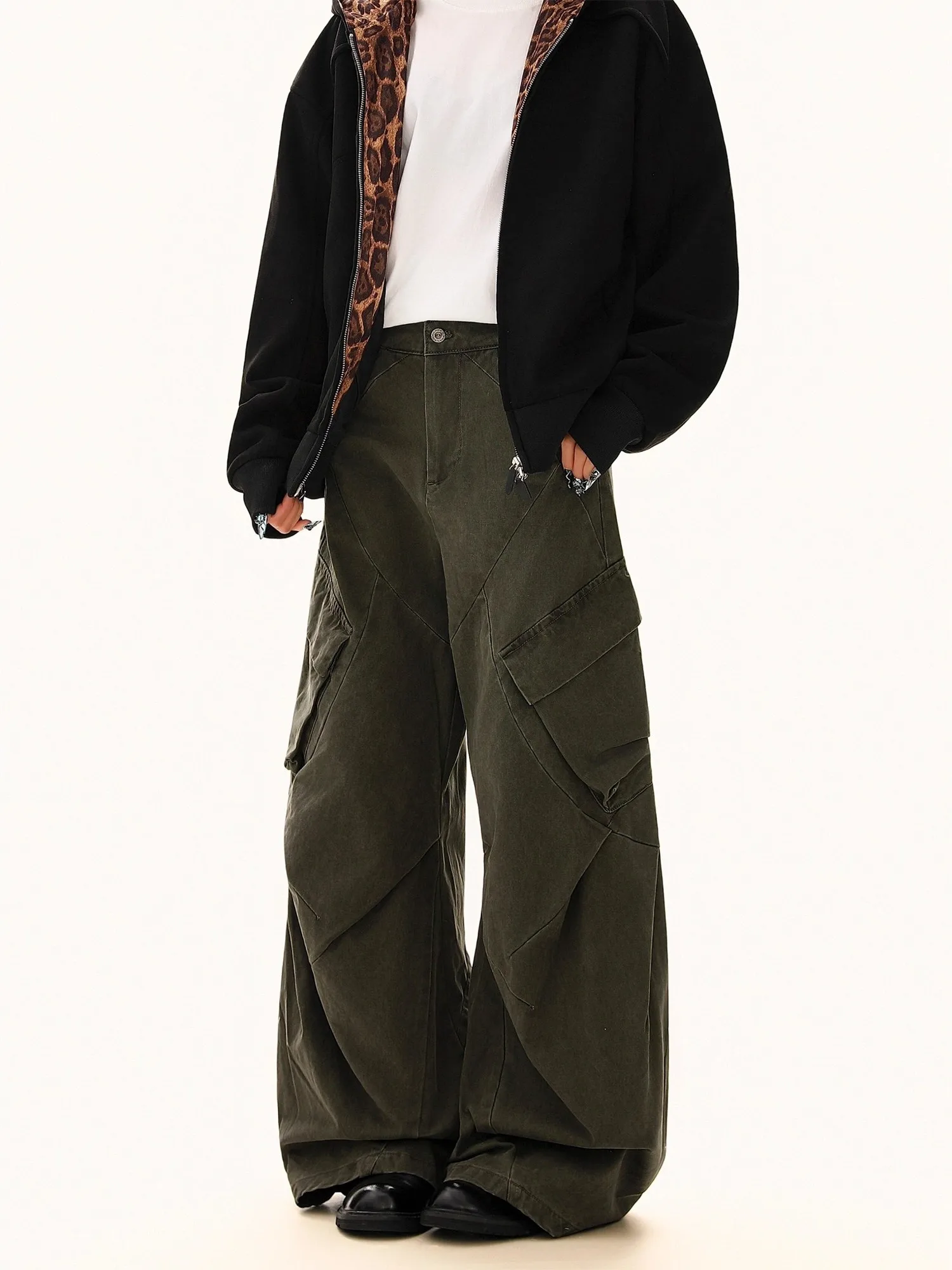 Мужские рабочие брюки Waed een: модные, свободные, с широкими штанинами, плиссированный дизайн, повседневный прямой крой, полиэстер
Мужские рабочие брюки Waed een: модные, свободные, с широкими штанинами, плиссированный дизайн, повседневный прямой крой, полиэстер