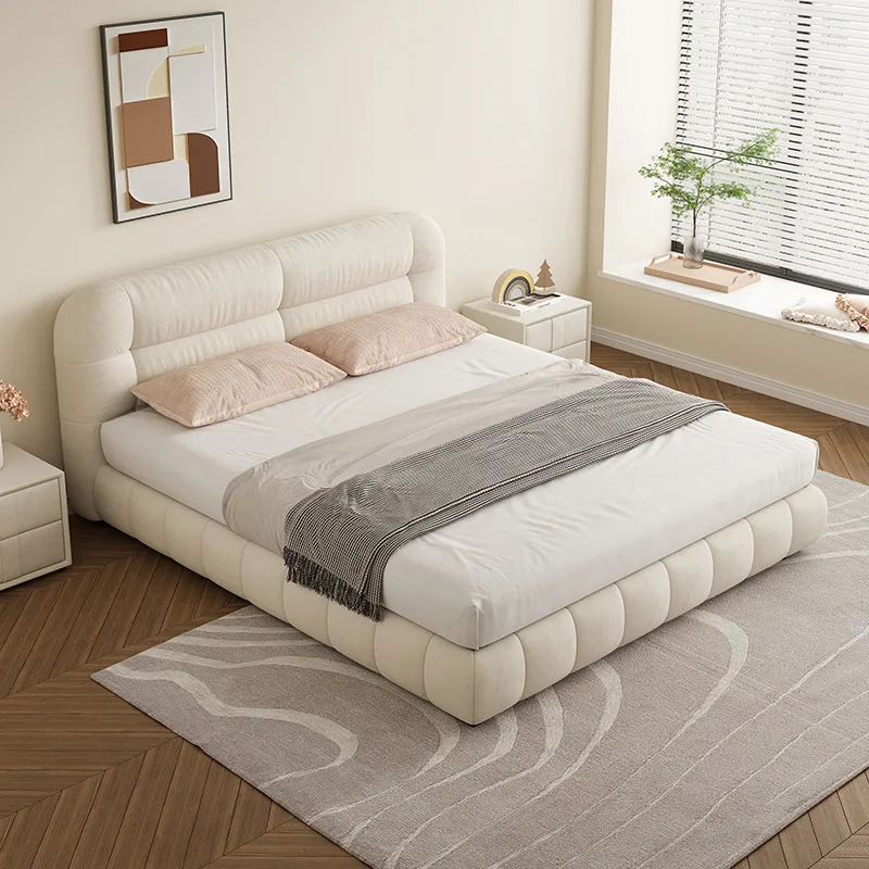 French style, cream bed, modern, minimalist, cat paw cloth, bedroom, floor, soft bag
French style, cream bed, modern, minimalist, cat paw cloth, bedroom, floor, soft bag