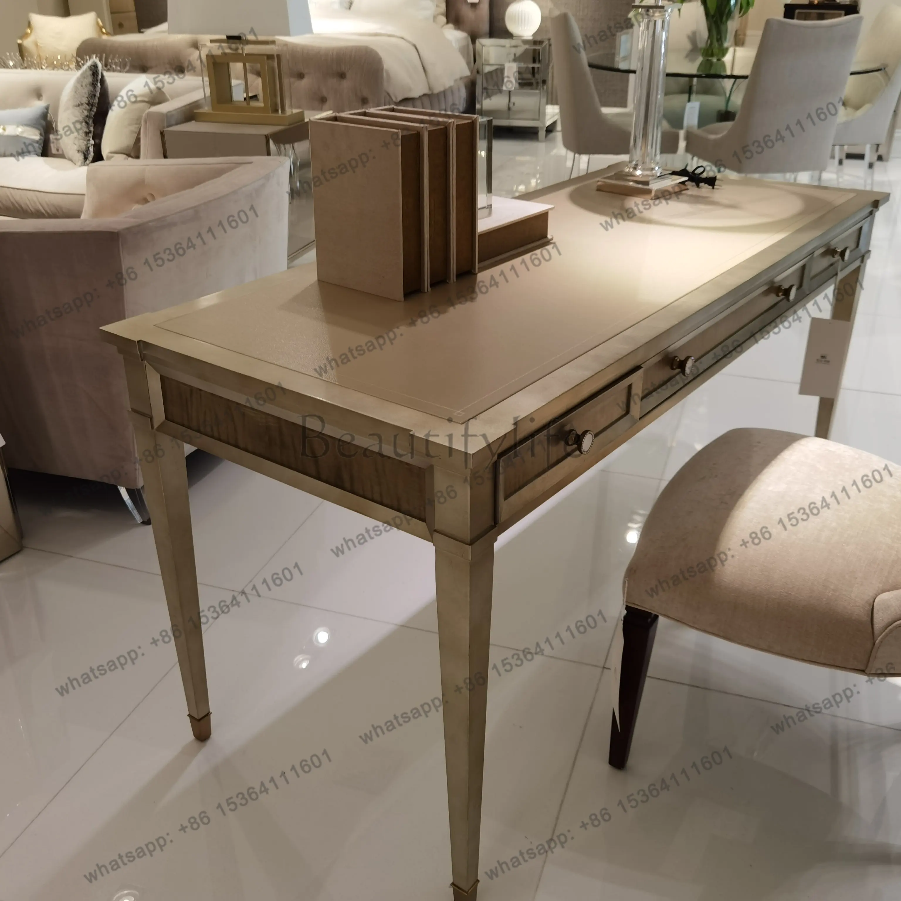 American solid wood desk simple American Nordic light luxury solid wood engraving desk
American solid wood desk simple American Nordic light luxury solid wood engraving desk
