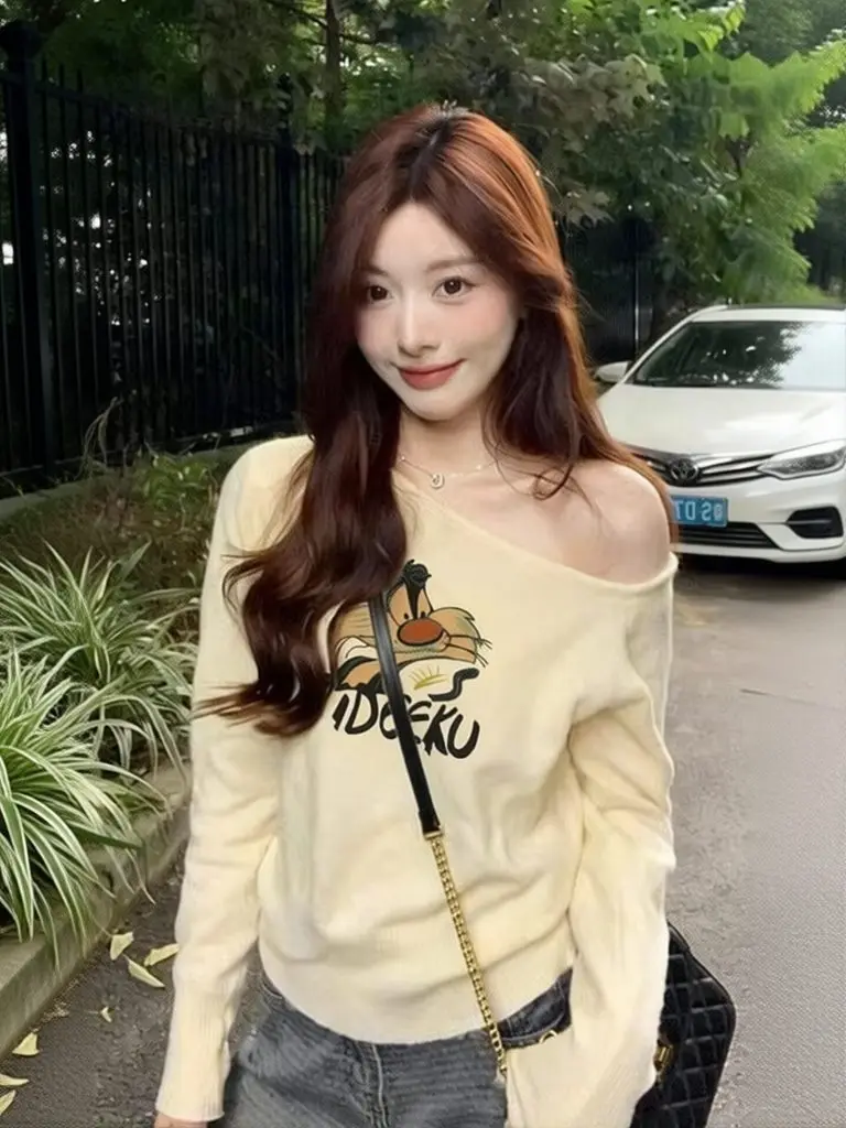 Cute One Shoulder Pullover Tops Women Loose Oversize Sweater Women Jersey Knit Long Sleeve Outerwear Off shoulder Knitwear
Cute One Shoulder Pullover Tops Women Loose Oversize Sweater Women Jersey Knit Long Sleeve Outerwear Off shoulder Knitwear