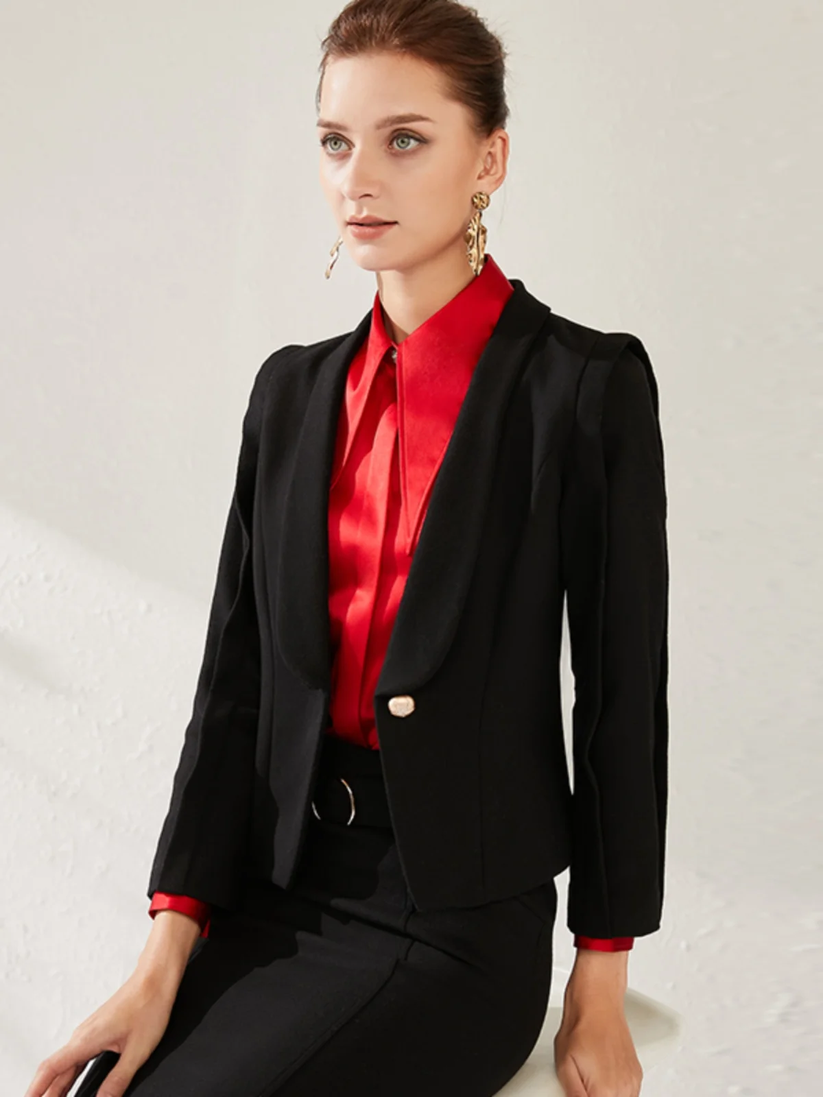 Шерстяной топ в клетку «шотландка» с подплечниками, осенне-зимняя новинка, элегантный, для повседневной носки
Шерстяной топ в клетку «шотландка» с подплечниками, осенне-зимняя новинка, элегантный, для повседневной носки