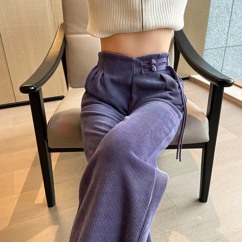 Осень-зима 2023, новый стиль, плюшевые и утолщенные повседневные широкие брюки в пол с высокой талией и прямыми штанинами.
Осень-зима 2023, новый стиль, плюшевые и утолщенные повседневные широкие брюки в пол с высокой талией и прямыми штанинами.