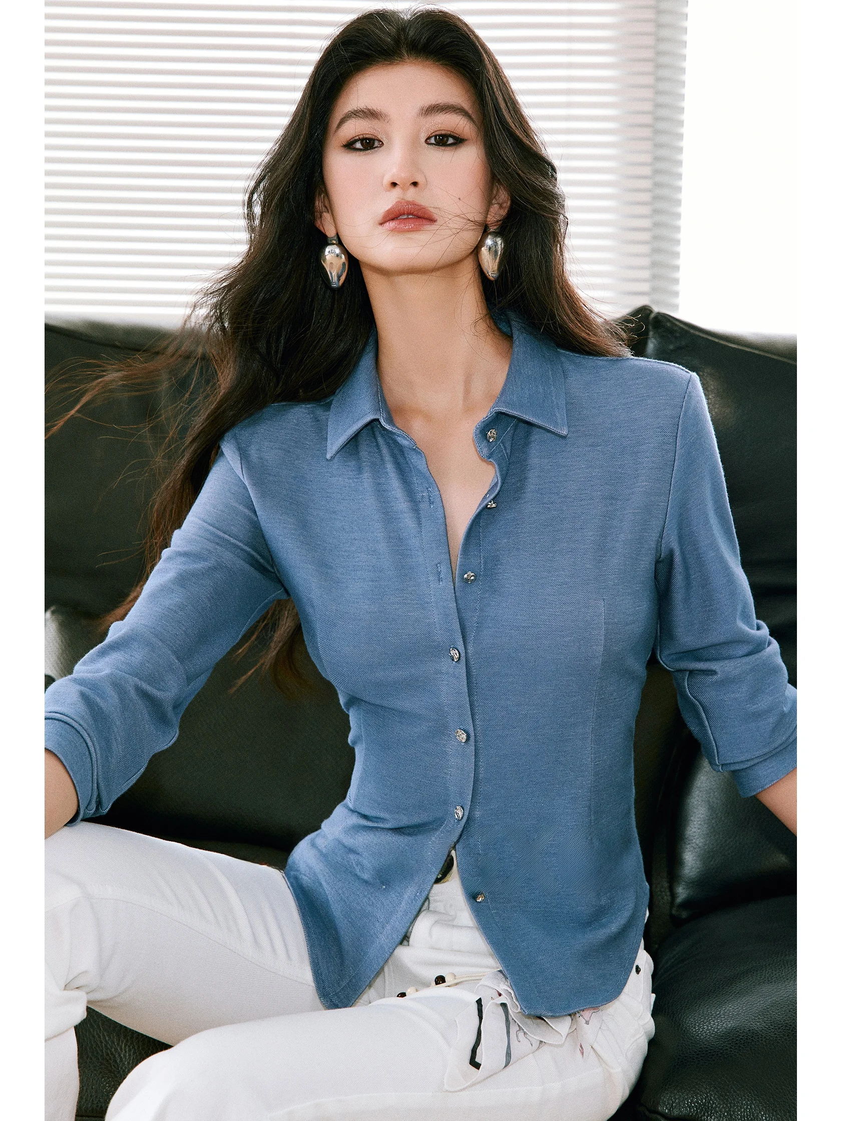 WANGXO Knitted Slim Fit Shirt Elegantly Gathered Waist Long Sleeve Turn-down Collar Soft against the Skin Fashionable Women's...
WANGXO Knitted Slim Fit Shirt Elegantly Gathered Waist Long Sleeve Turn-down Collar Soft against the Skin Fashionable Women's...