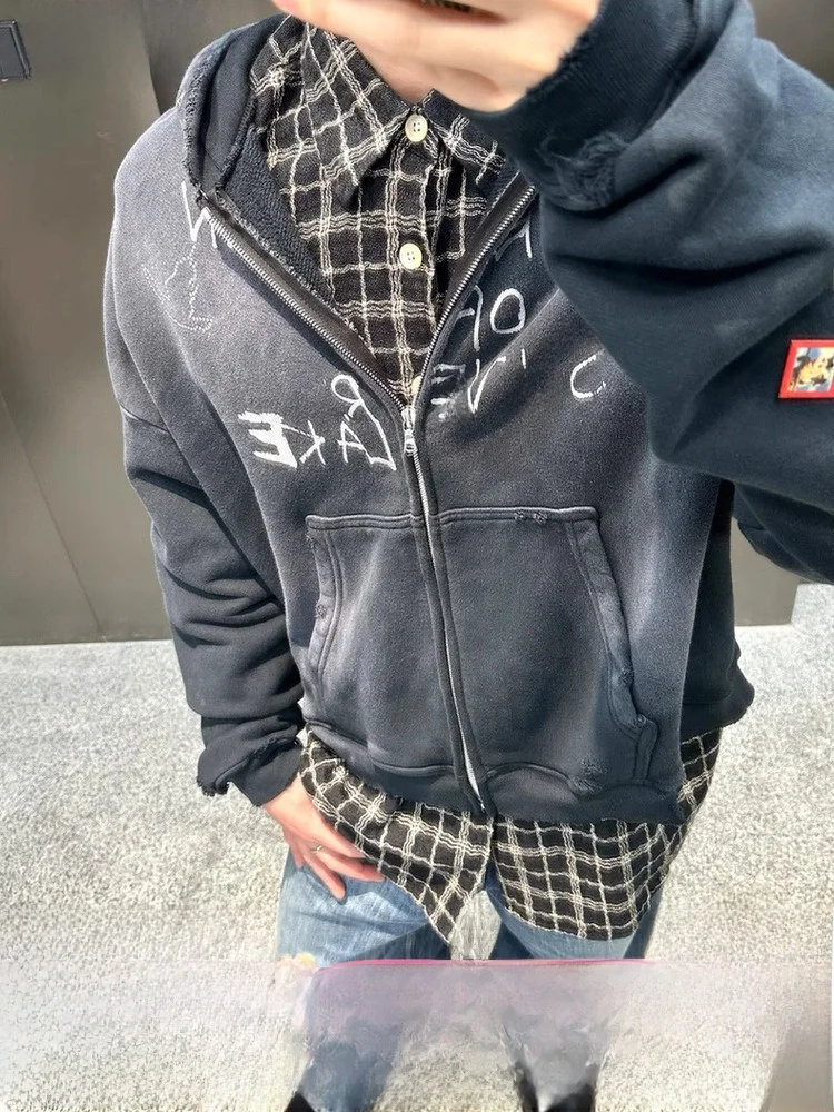 Washed Vintage American High Street Play Graffiti Badge Hoodie Sweatshirt Men Women Autumn Winter Outerwear Trendy Casual Wear
Washed Vintage American High Street Play Graffiti Badge Hoodie Sweatshirt Men Women Autumn Winter Outerwear Trendy Casual Wear