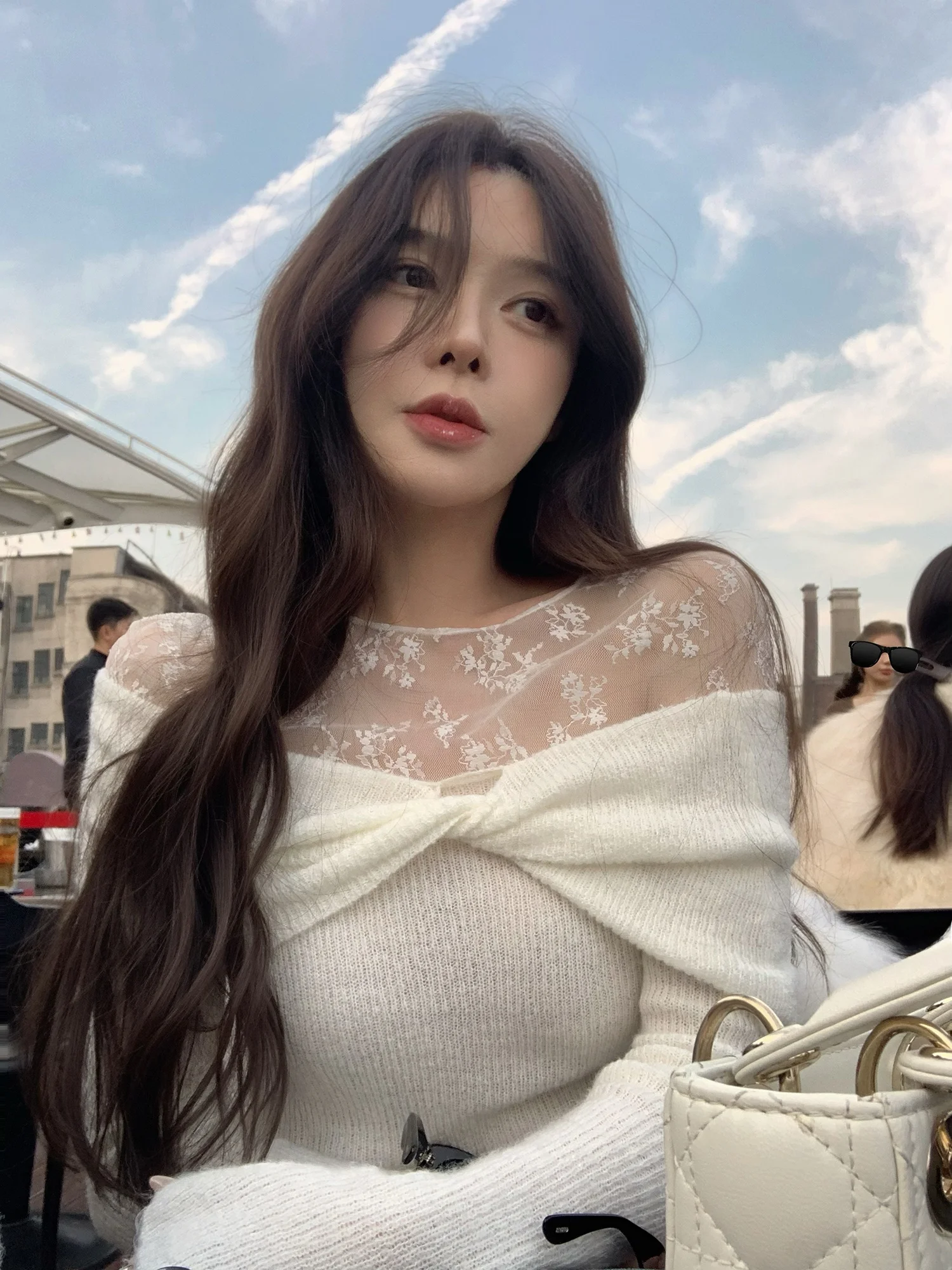 Shivian Atmosphere Beauty Goddess Knitted Lace Splicing Cashmere Blend Base Shirt with Knot Long Sleeve Short Length Women's ...
Shivian Atmosphere Beauty Goddess Knitted Lace Splicing Cashmere Blend Base Shirt with Knot Long Sleeve Short Length Women's ...