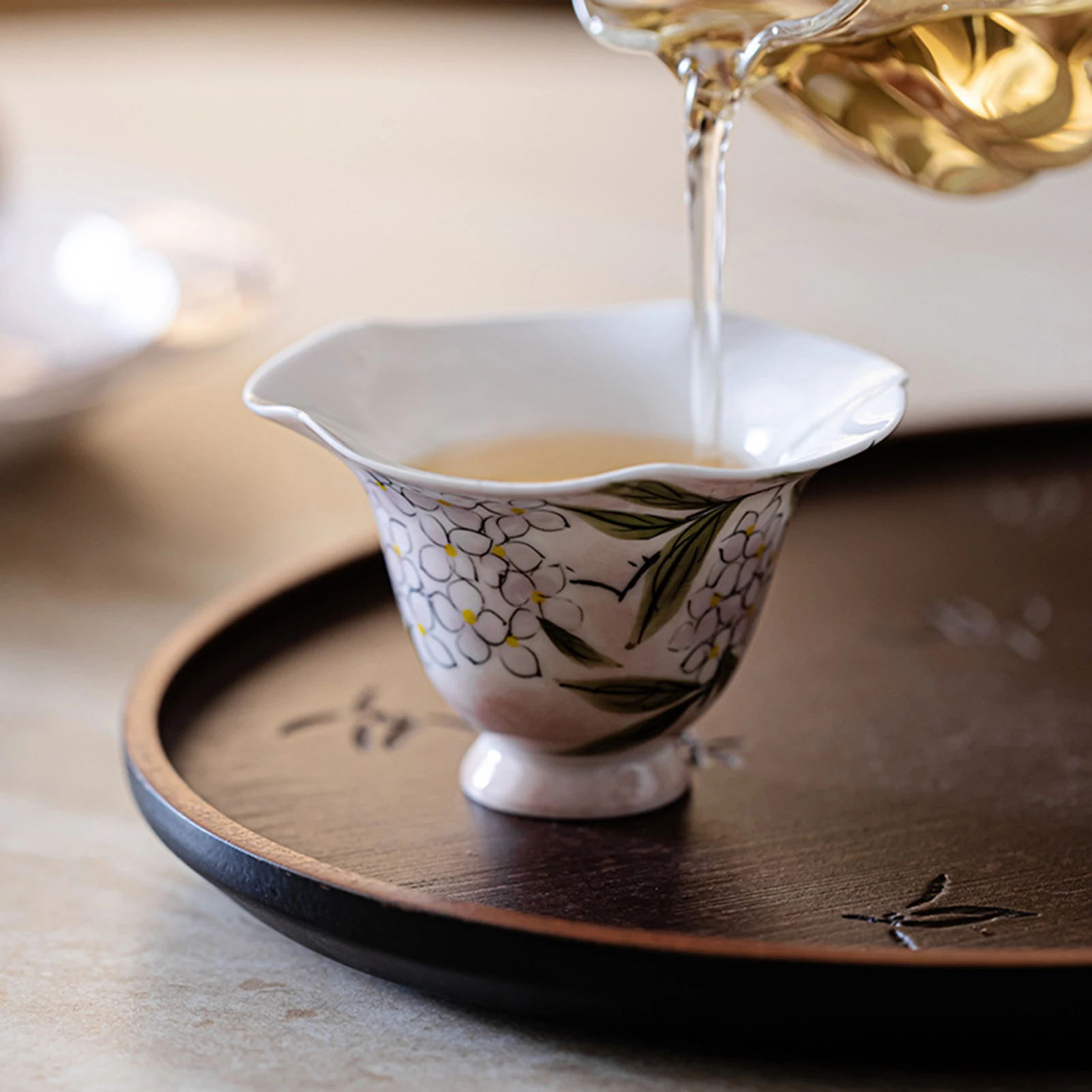 Transitional Chinese/Japanese Style Teacup Vintage Floral KungFu Teacup For Men Women
Transitional Chinese/Japanese Style Teacup Vintage Floral KungFu Teacup For Men Women